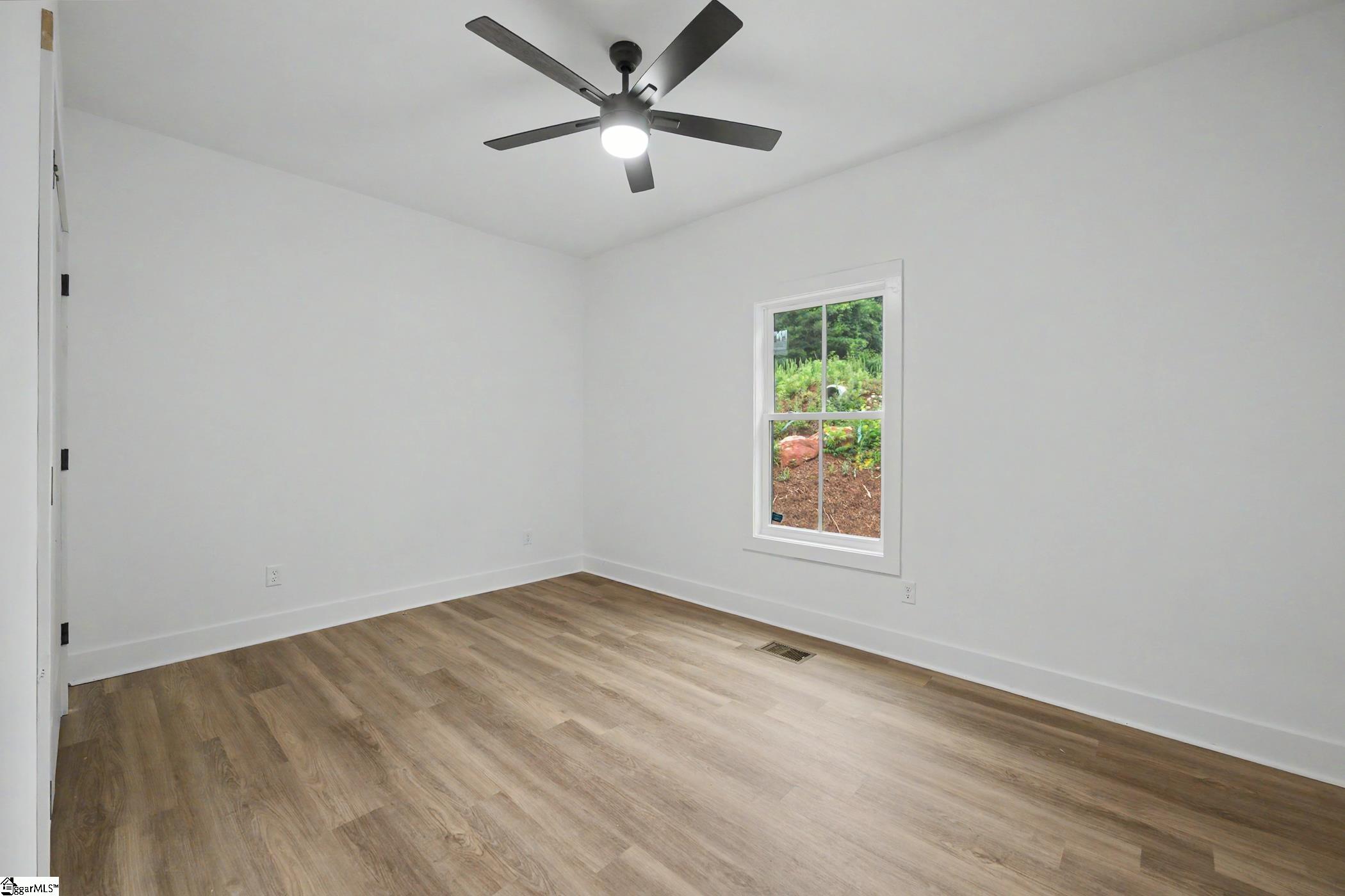 160 Holmes Drive Property Photo 23