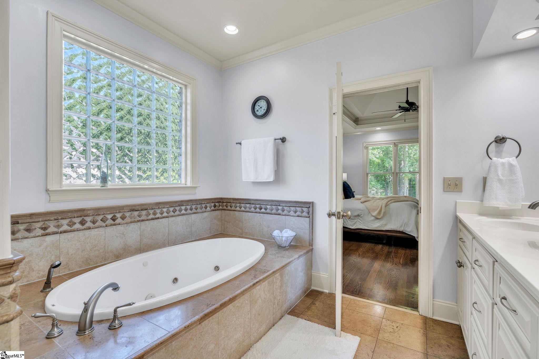 904 Sugar Oak Court Property Photo 25