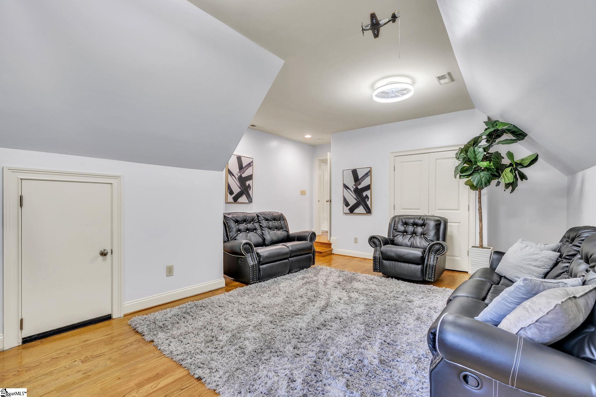 904 Sugar Oak Court Property Photo 38