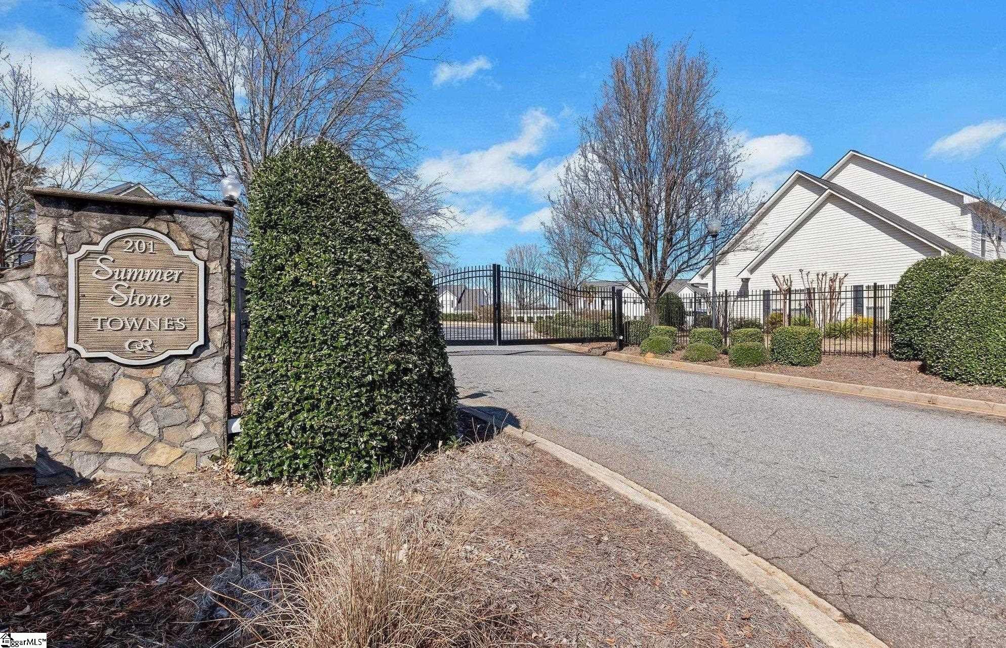48 Ridgestone Circle Property Photo 2