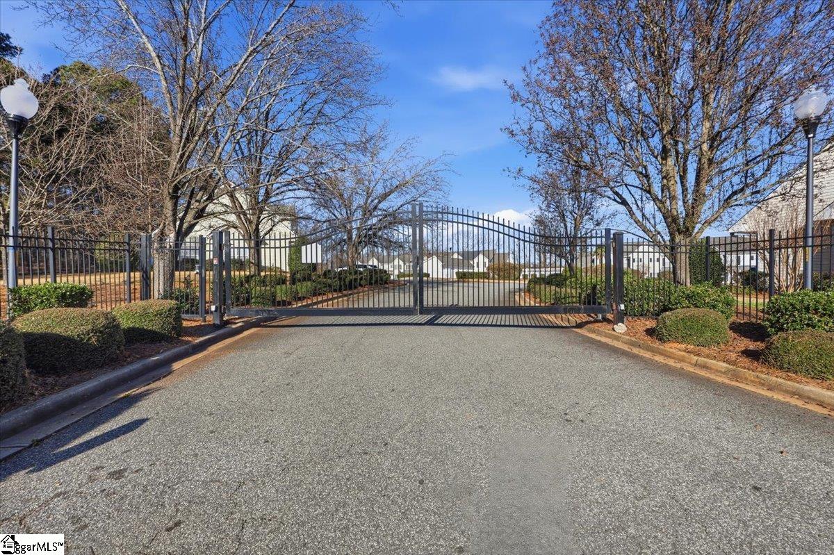 48 Ridgestone Circle Property Photo 3