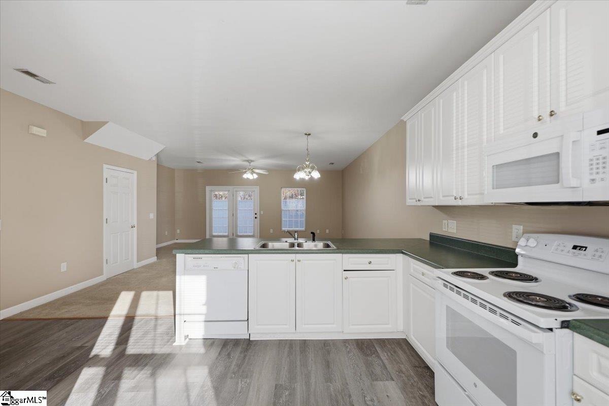48 Ridgestone Circle Property Photo 10