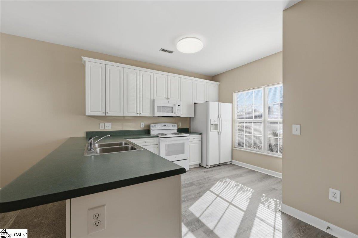 48 Ridgestone Circle Property Photo 11