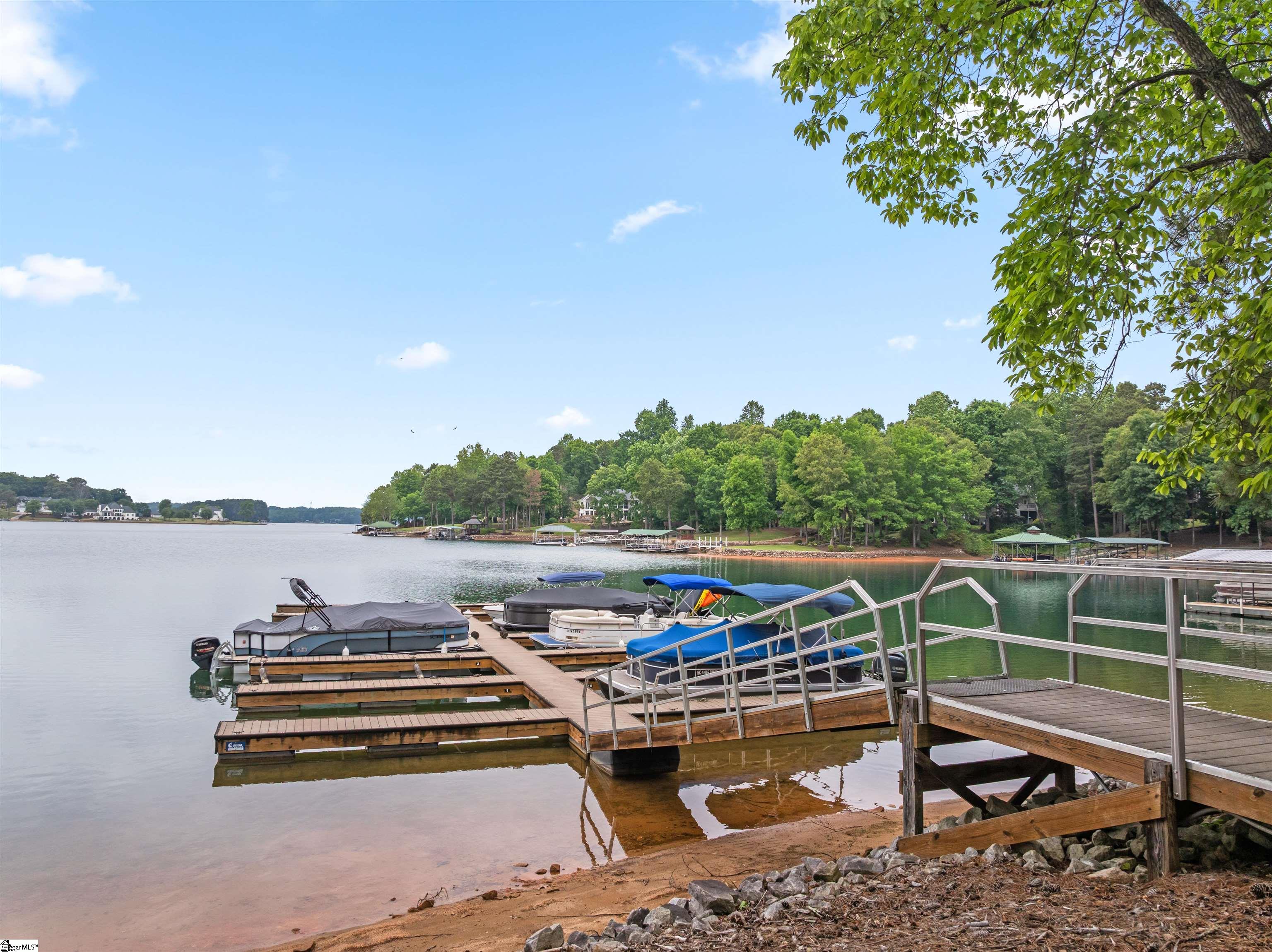 1592836 Property Photo 3