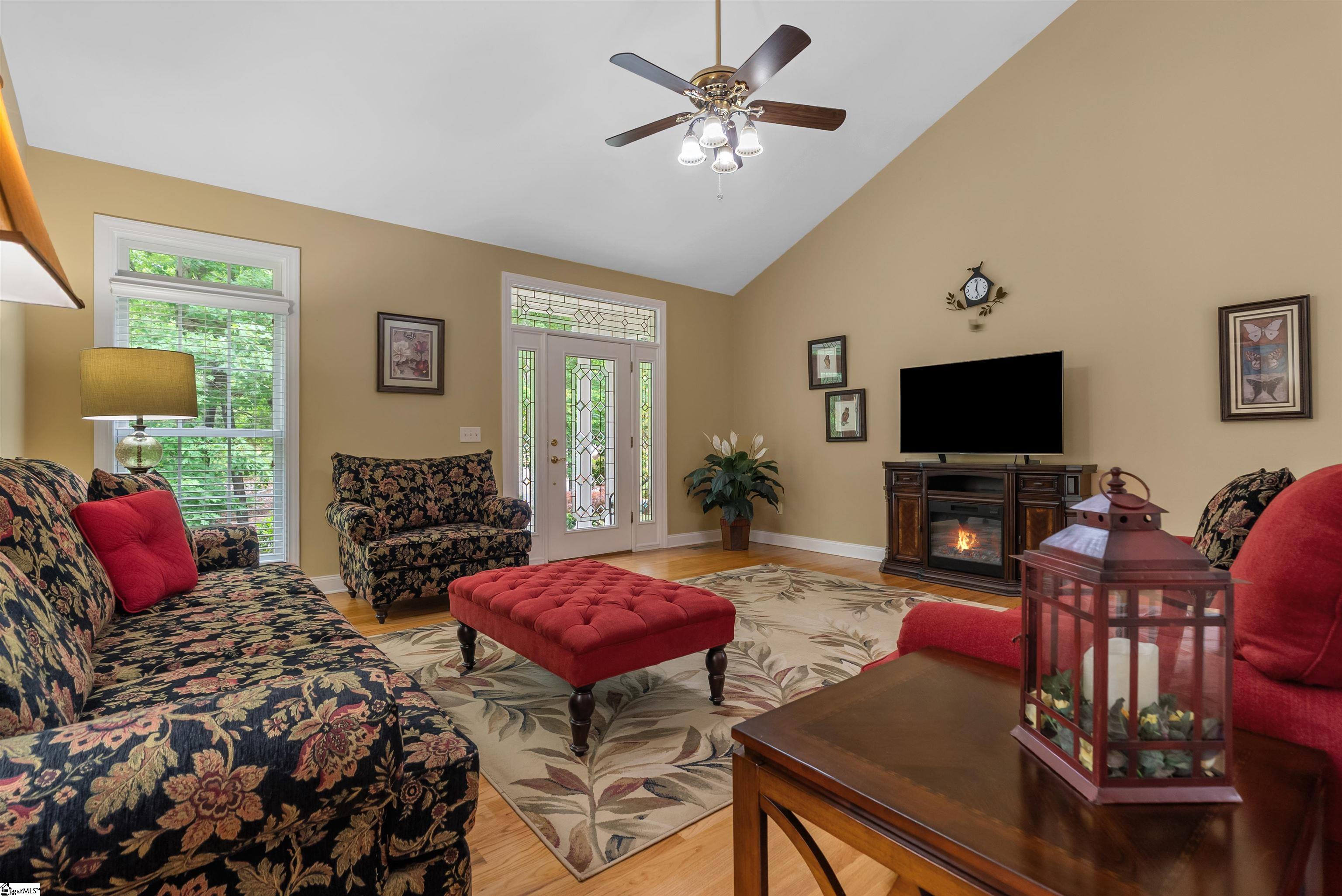 1592836 Property Photo 6