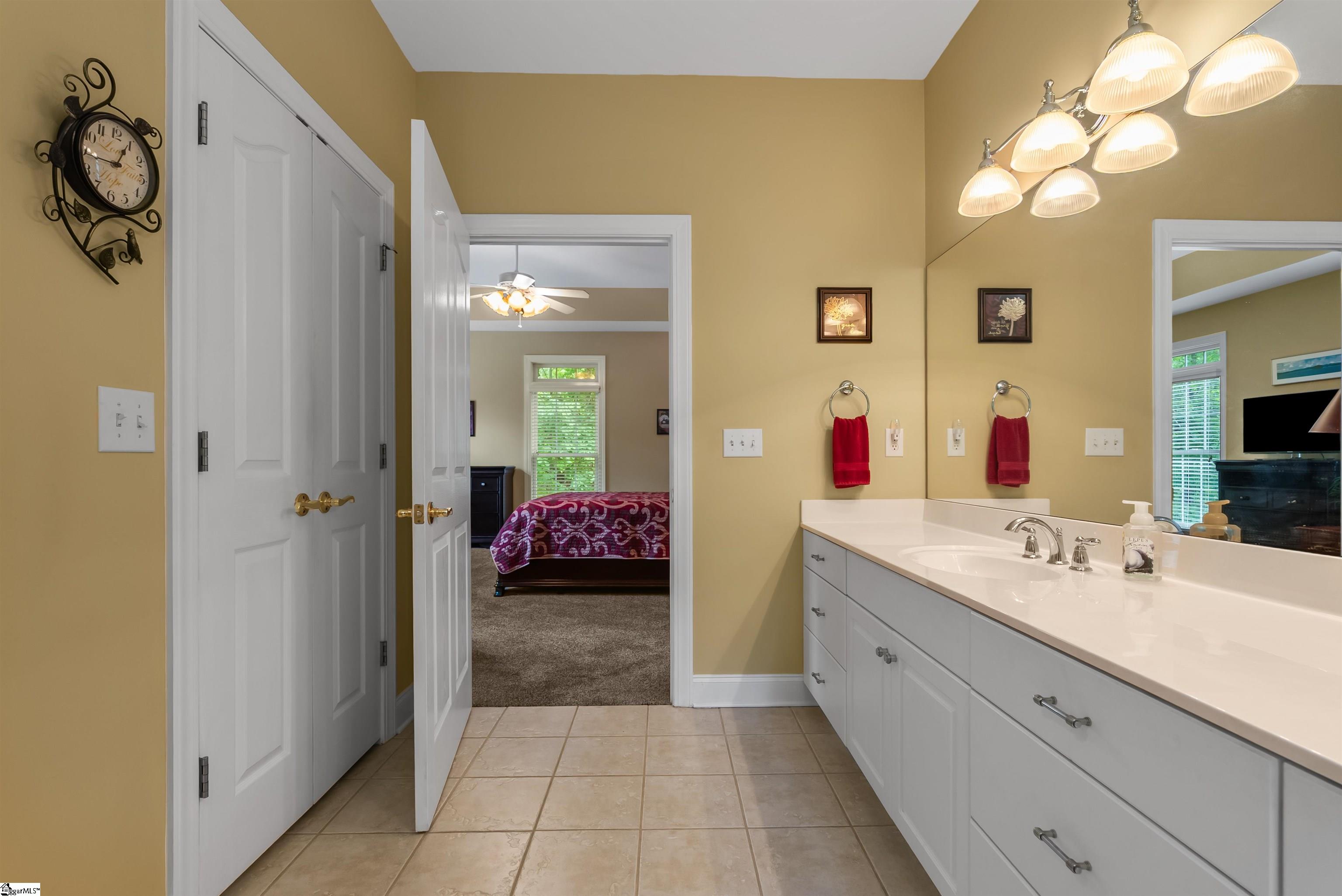1592836 Property Photo 23