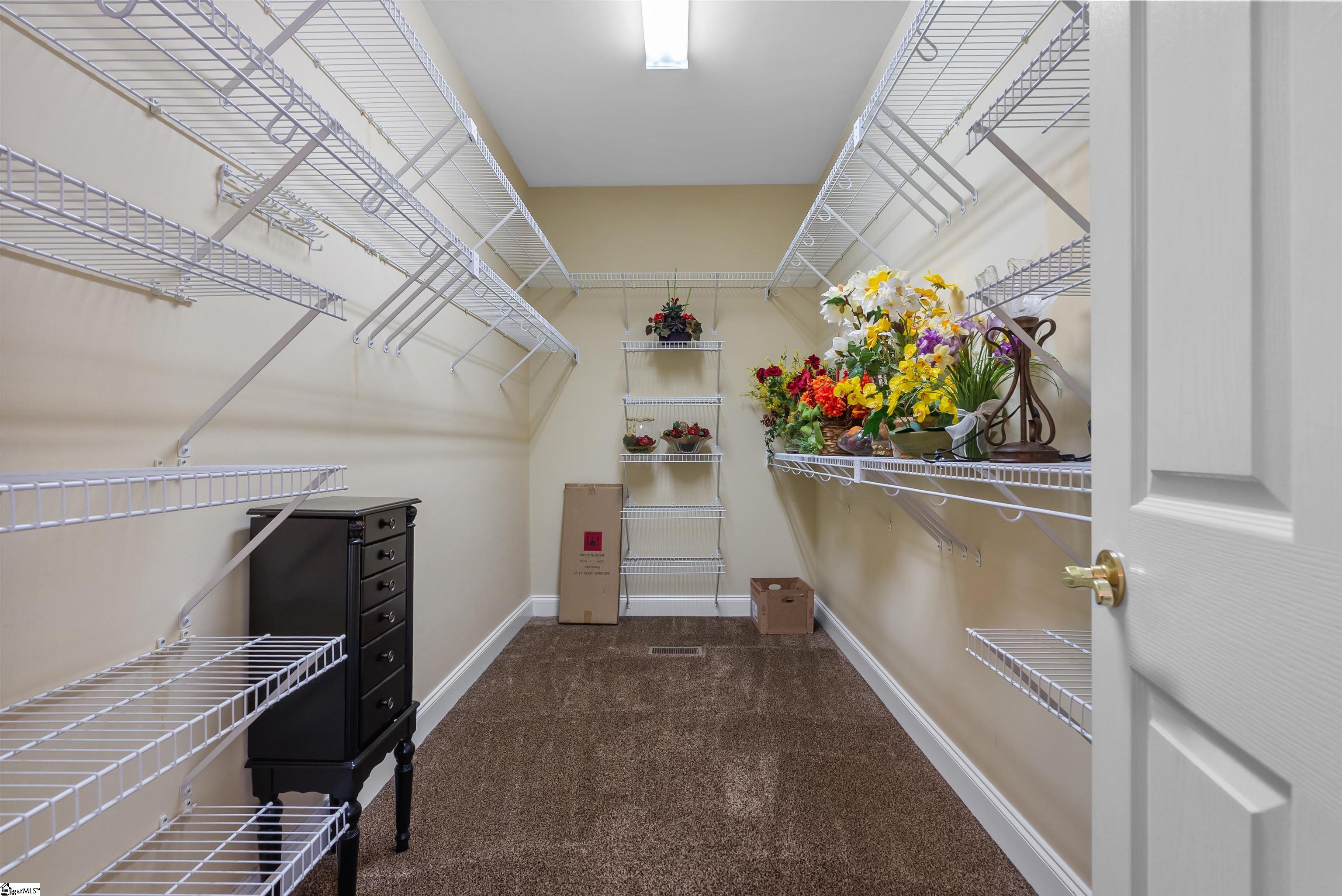 1592836 Property Photo 24