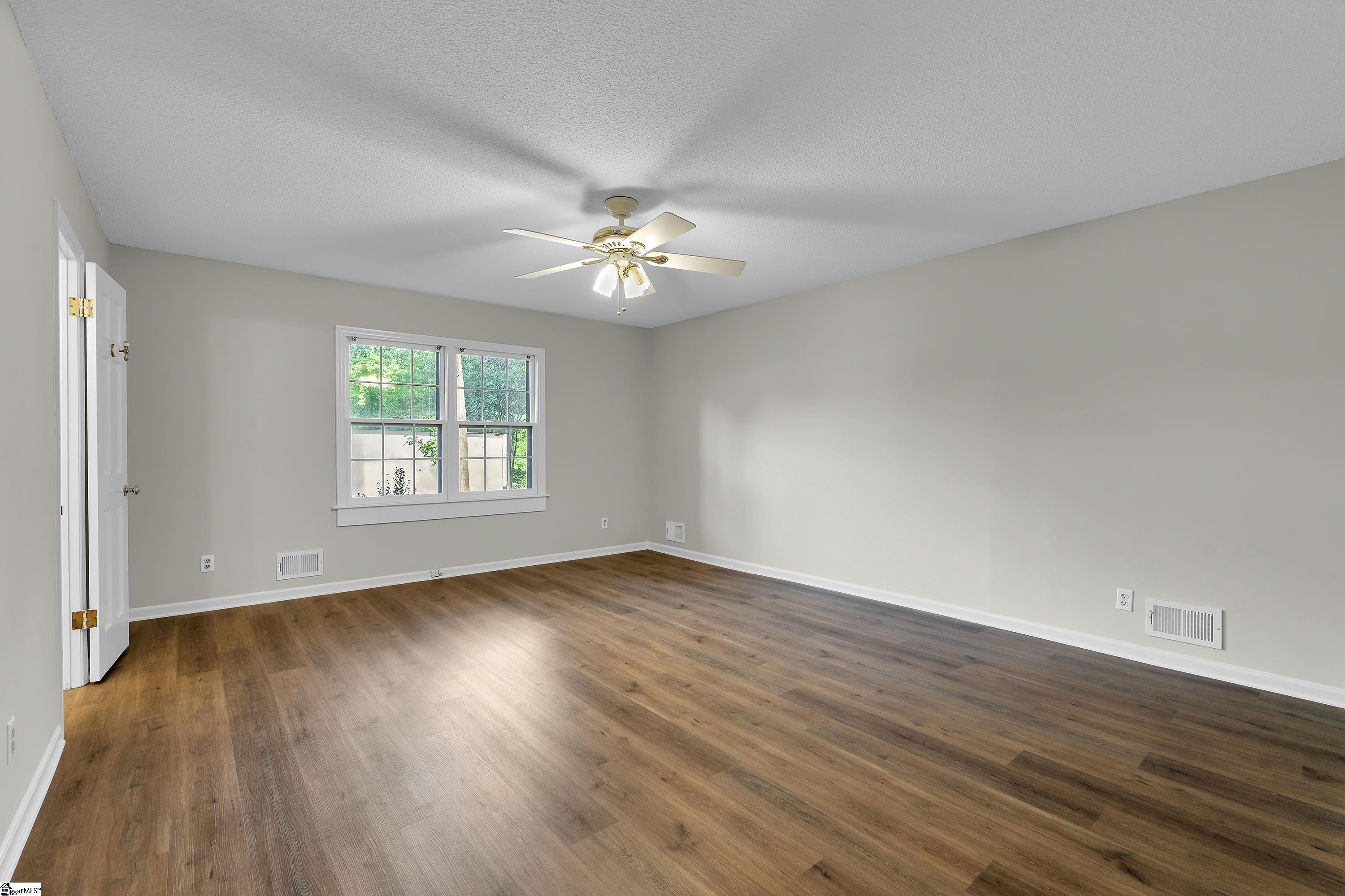 512 Brian Drive Property Photo 13
