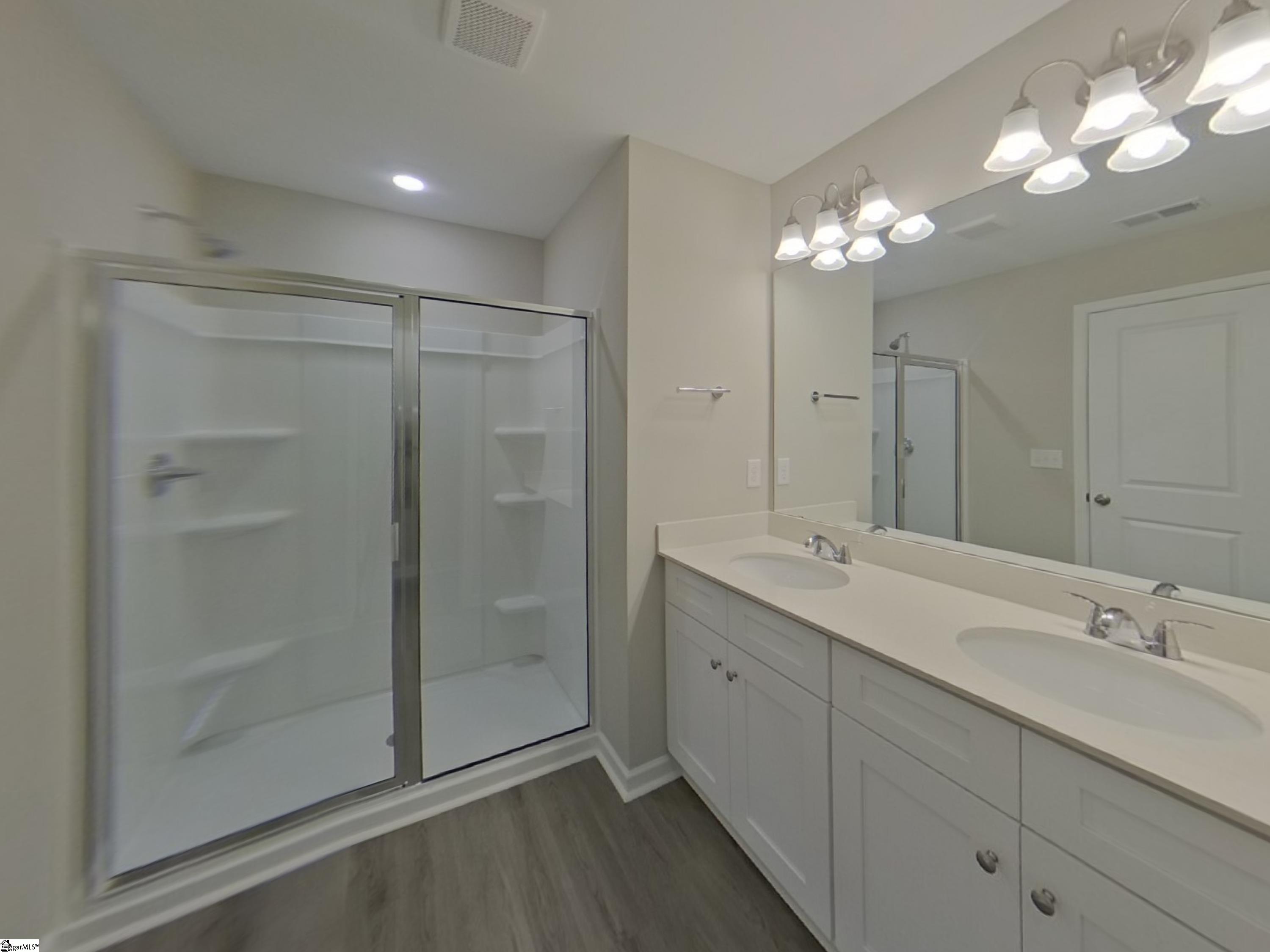 1592886 Property Photo 13