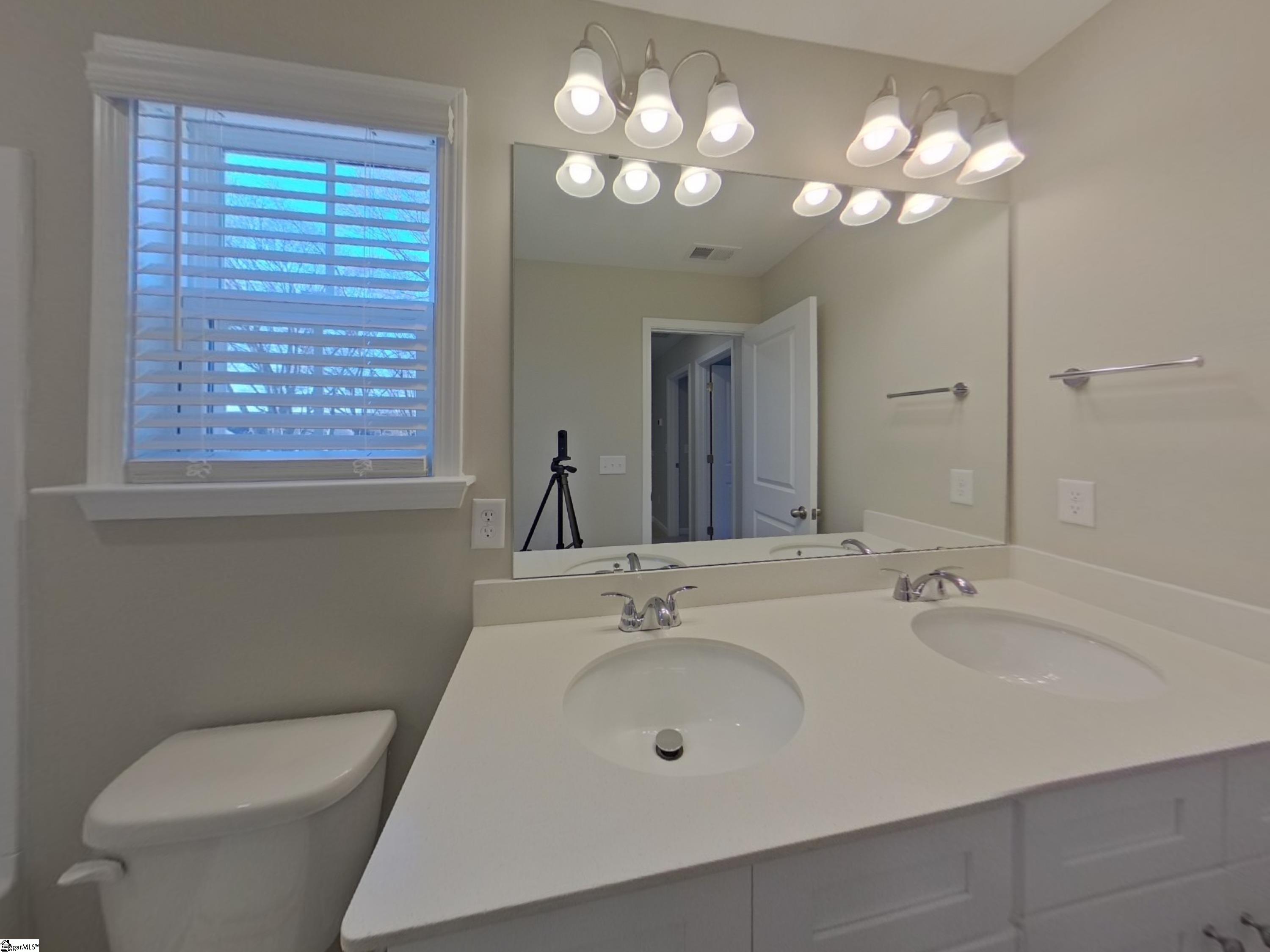 1592904 Property Photo 14
