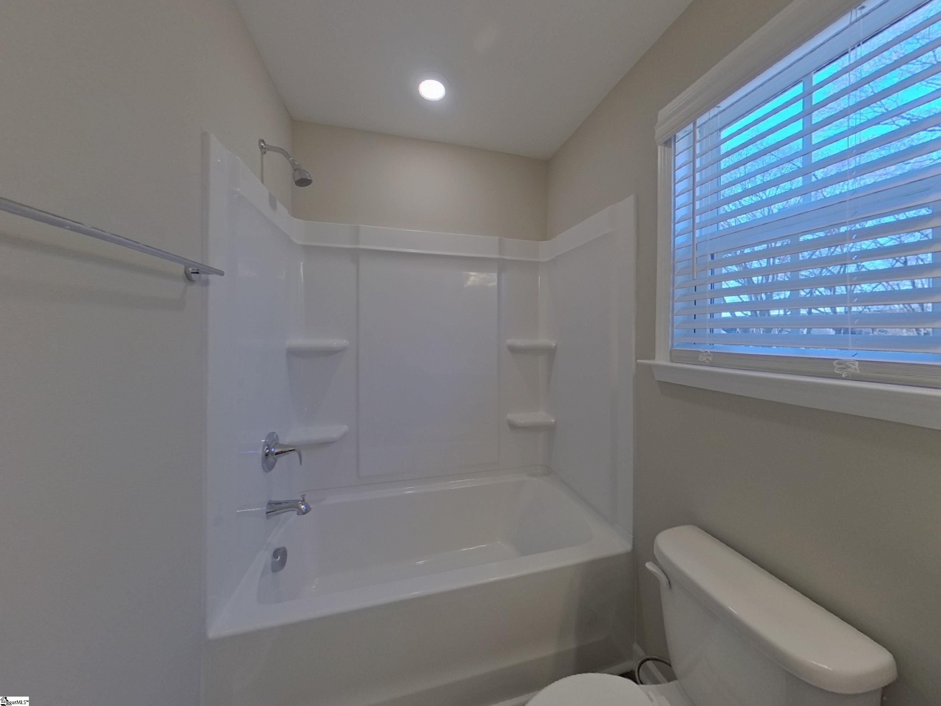 1592904 Property Photo 15