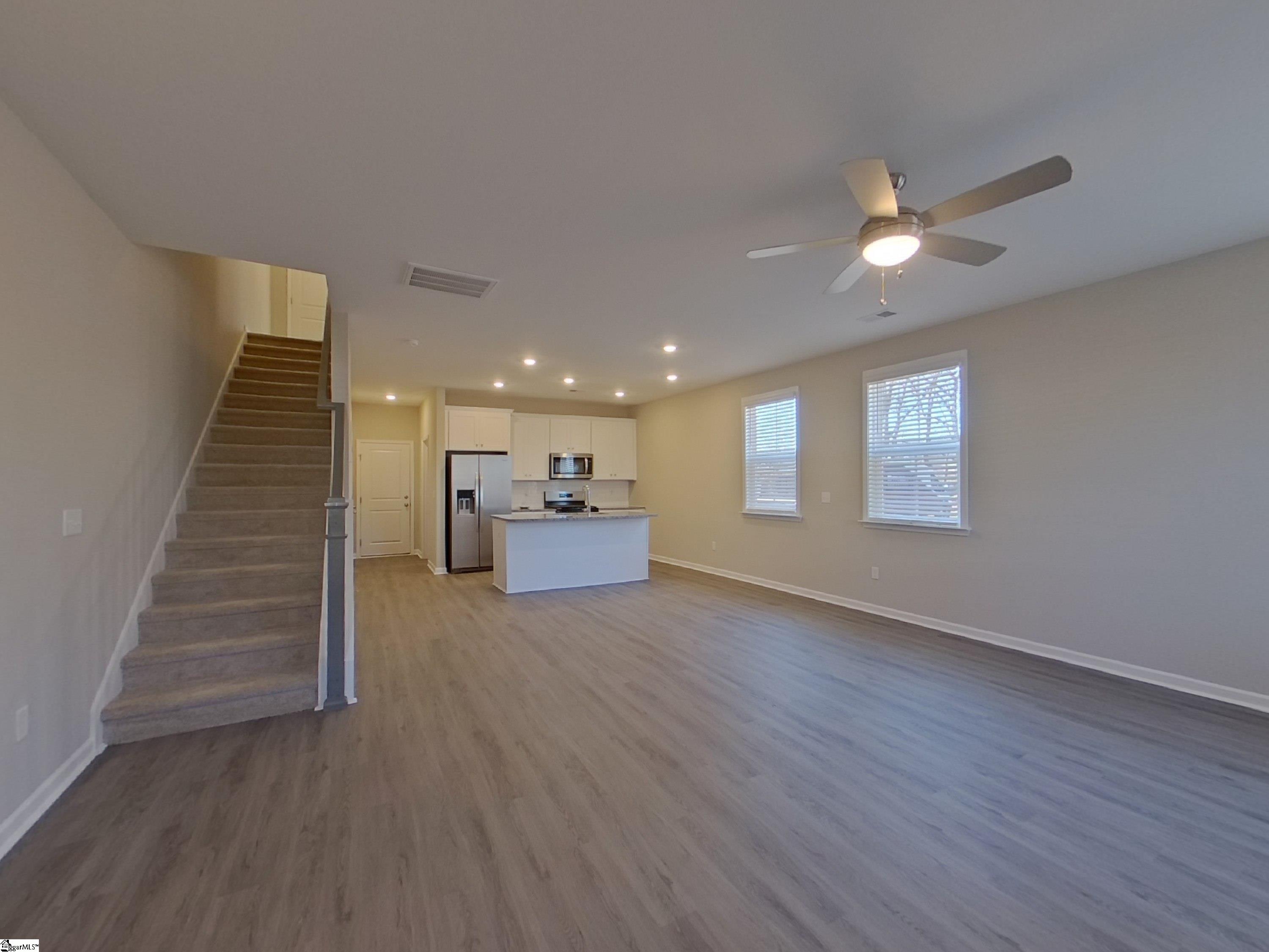 1592908 Property Photo 4