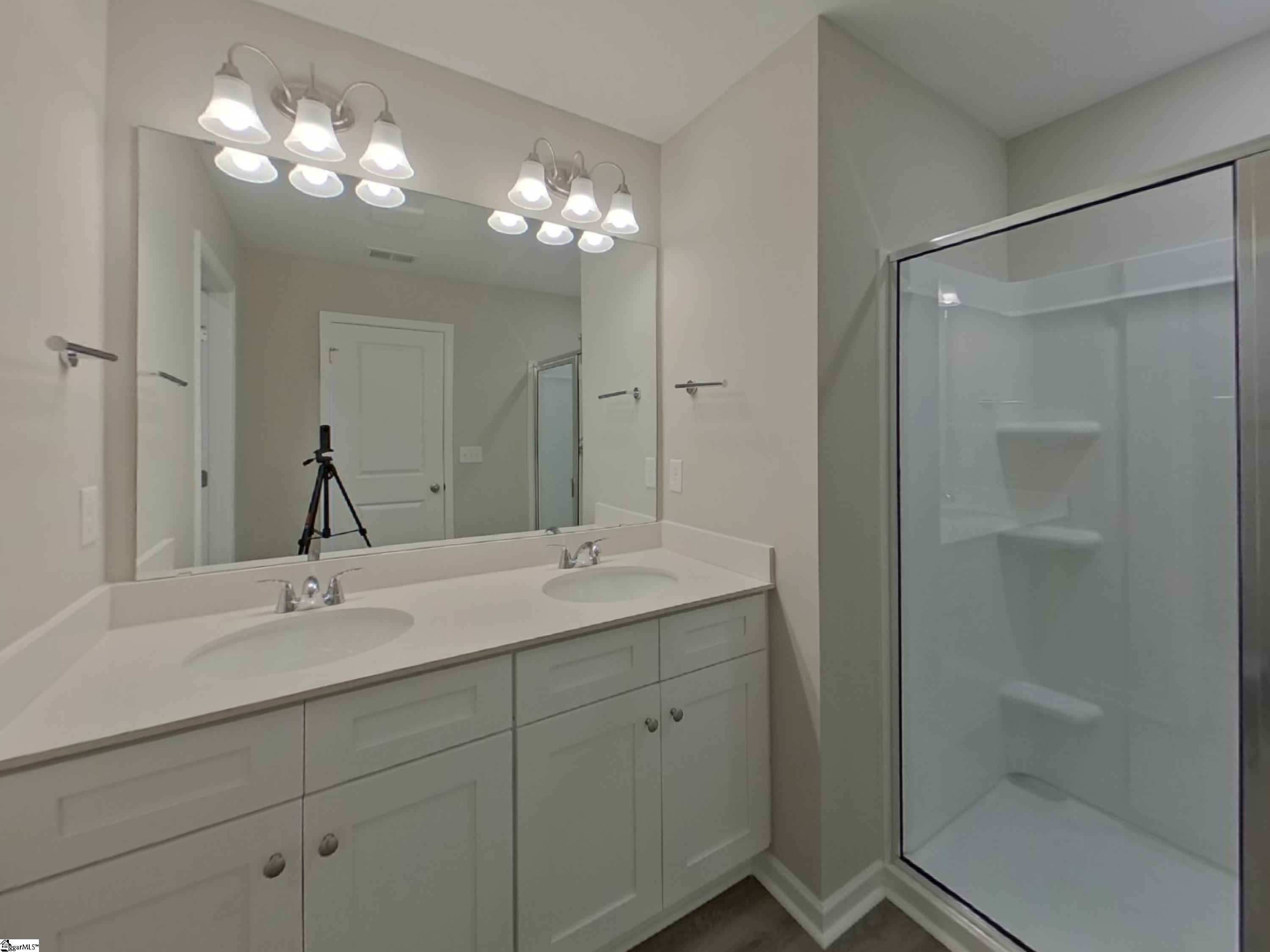 1592908 Property Photo 8