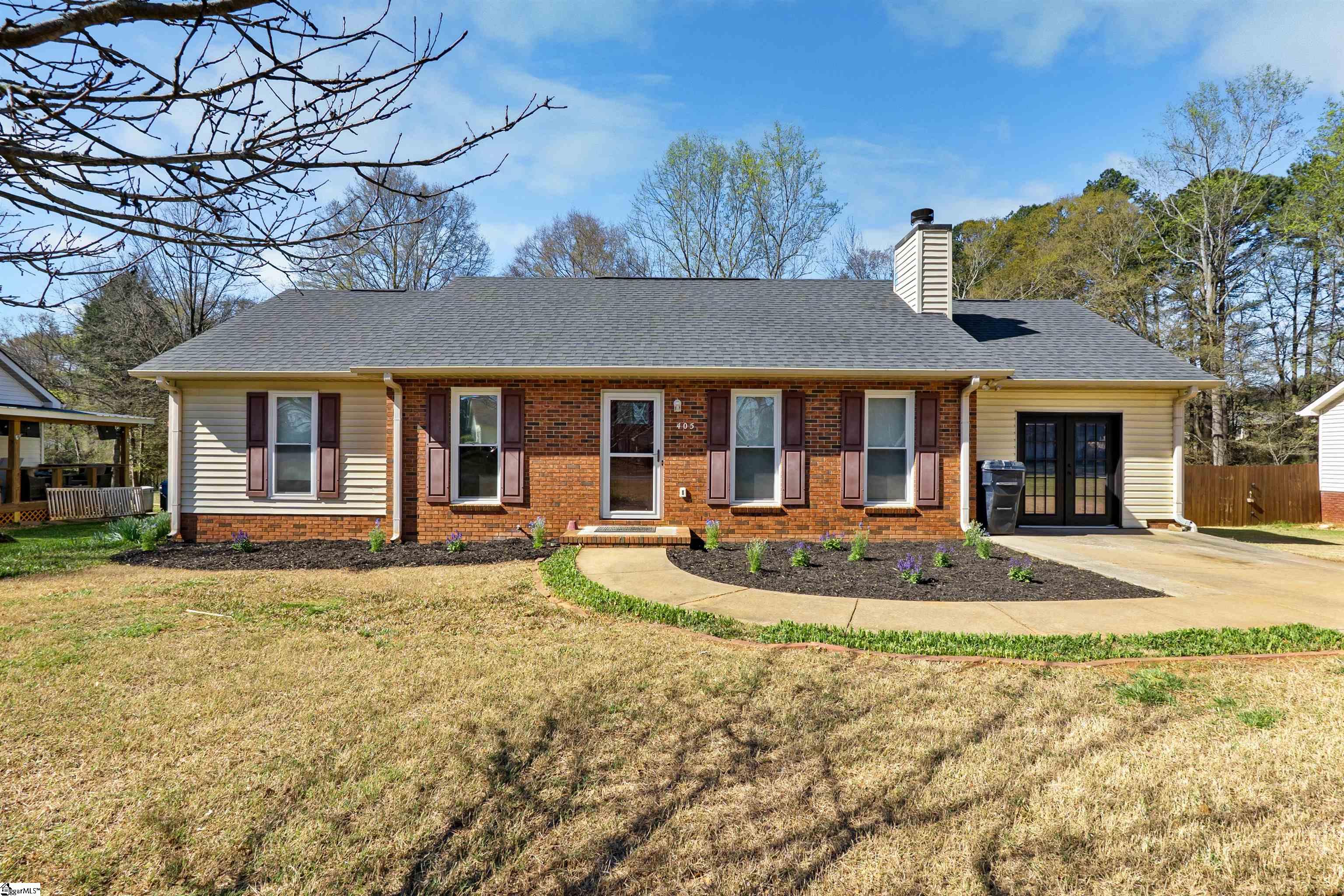 405 Laurel Creek Property Photo 1