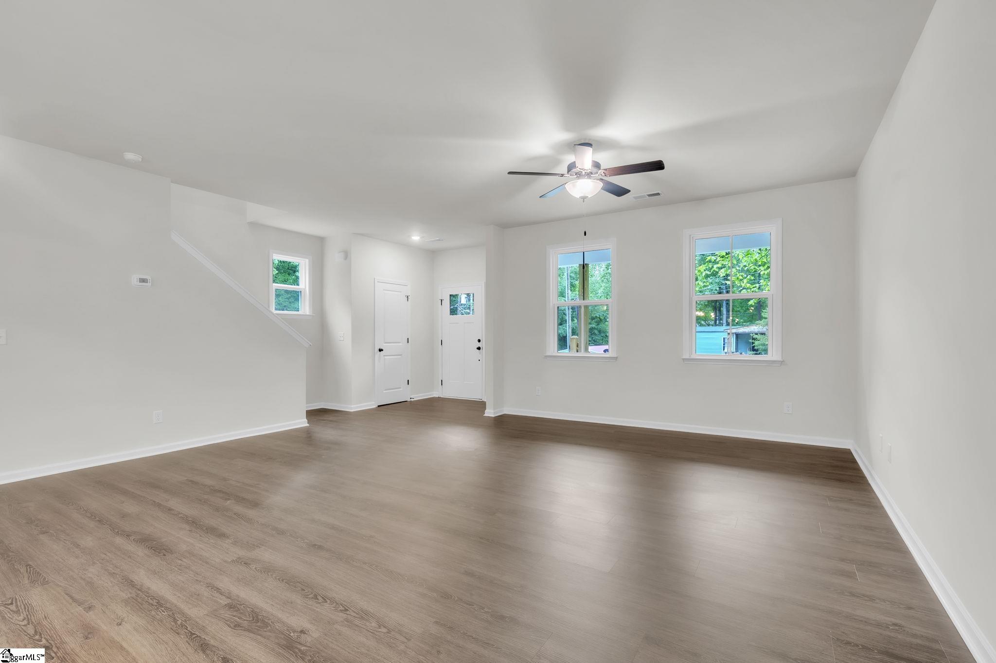 302 Satterfield Drive Property Photo 10
