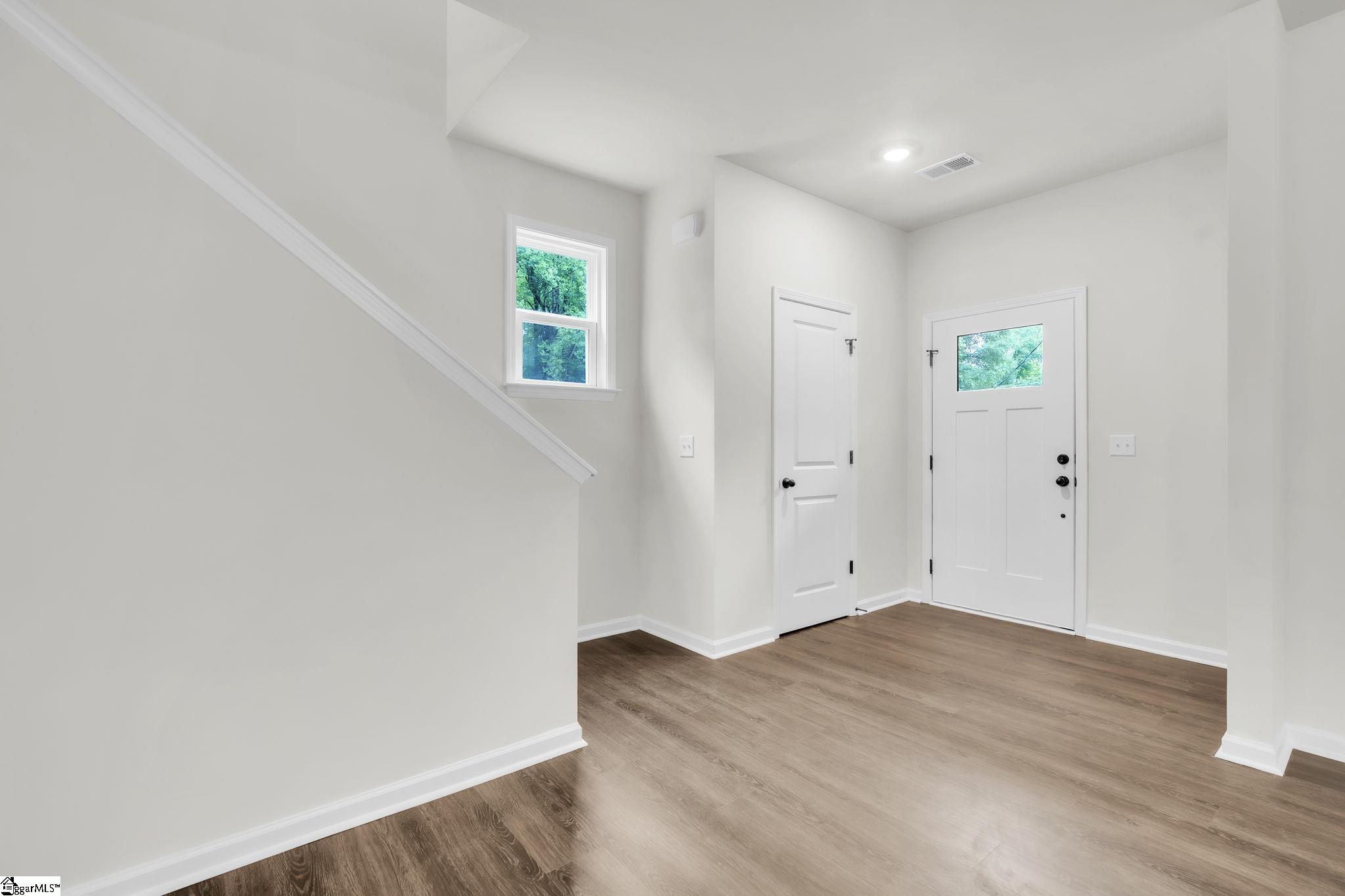 302 Satterfield Drive Property Photo 14