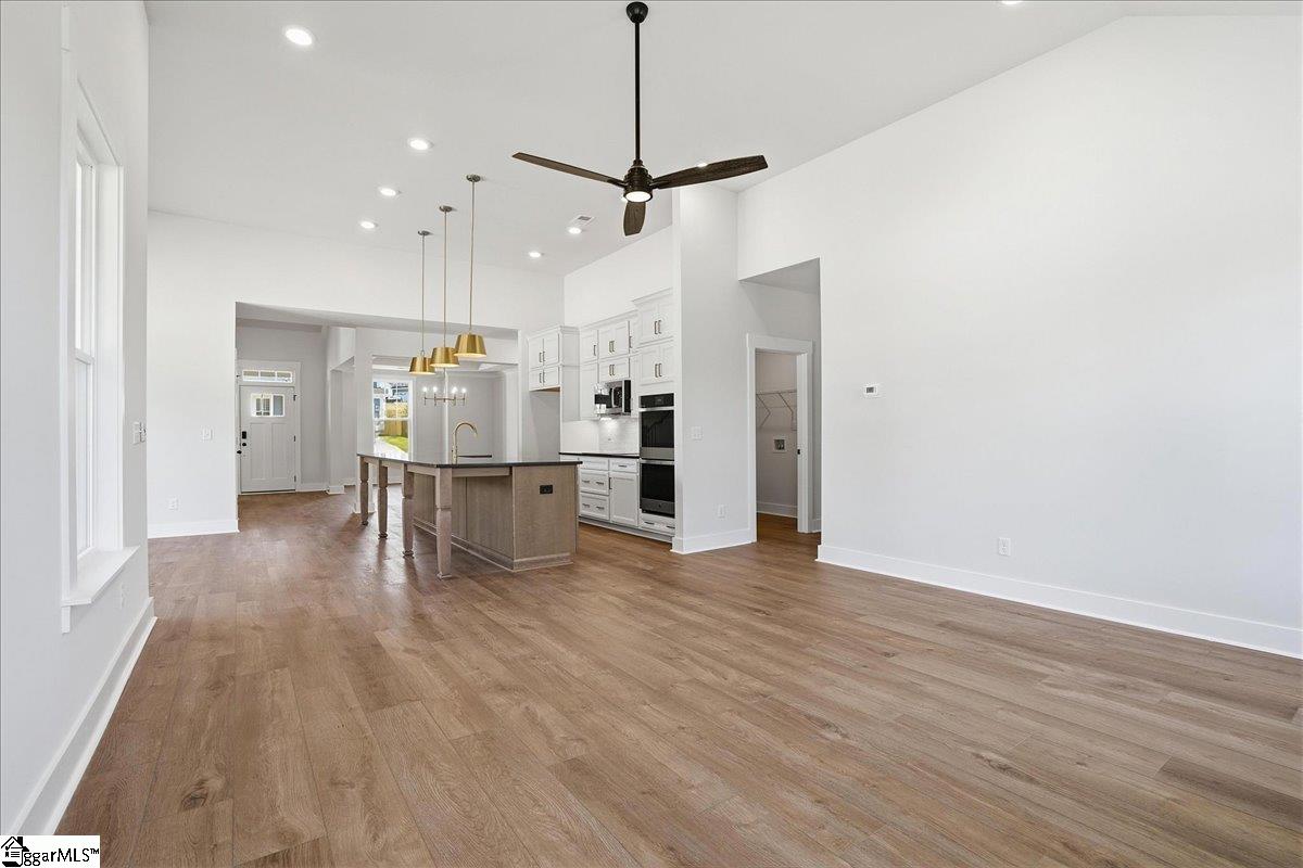 805 Lonsdale Court Property Photo 12
