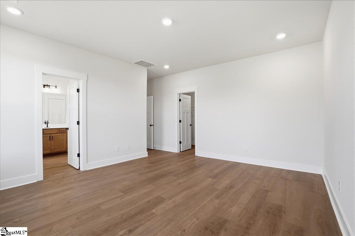 805 Lonsdale Court Property Photo 14