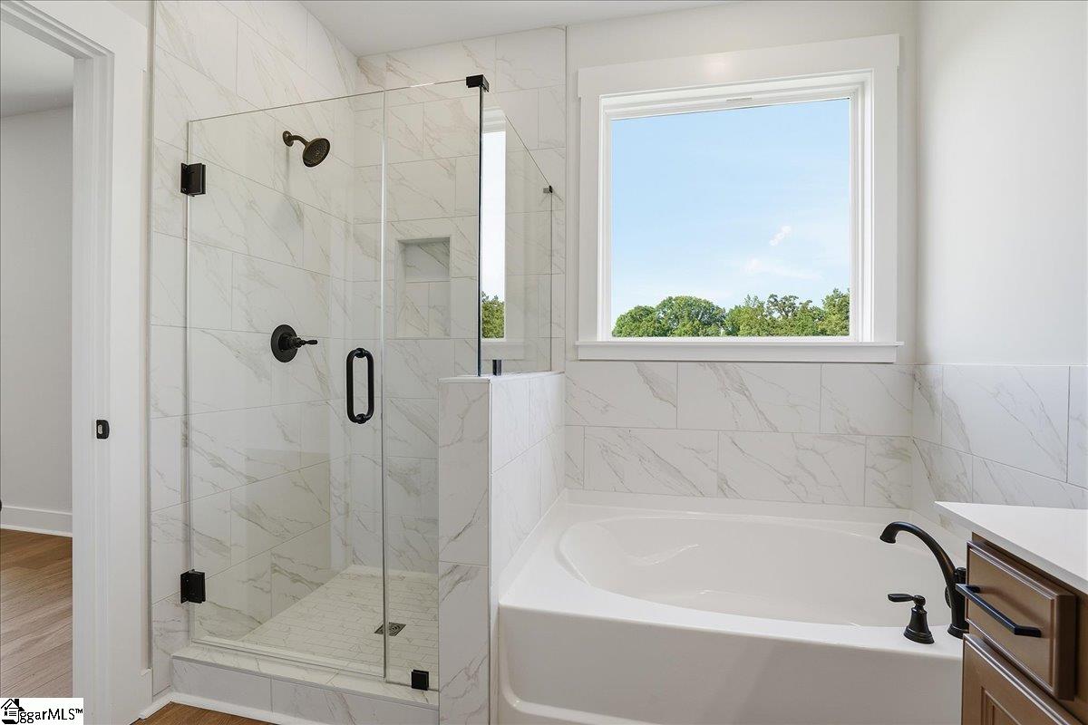 805 Lonsdale Court Property Photo 17