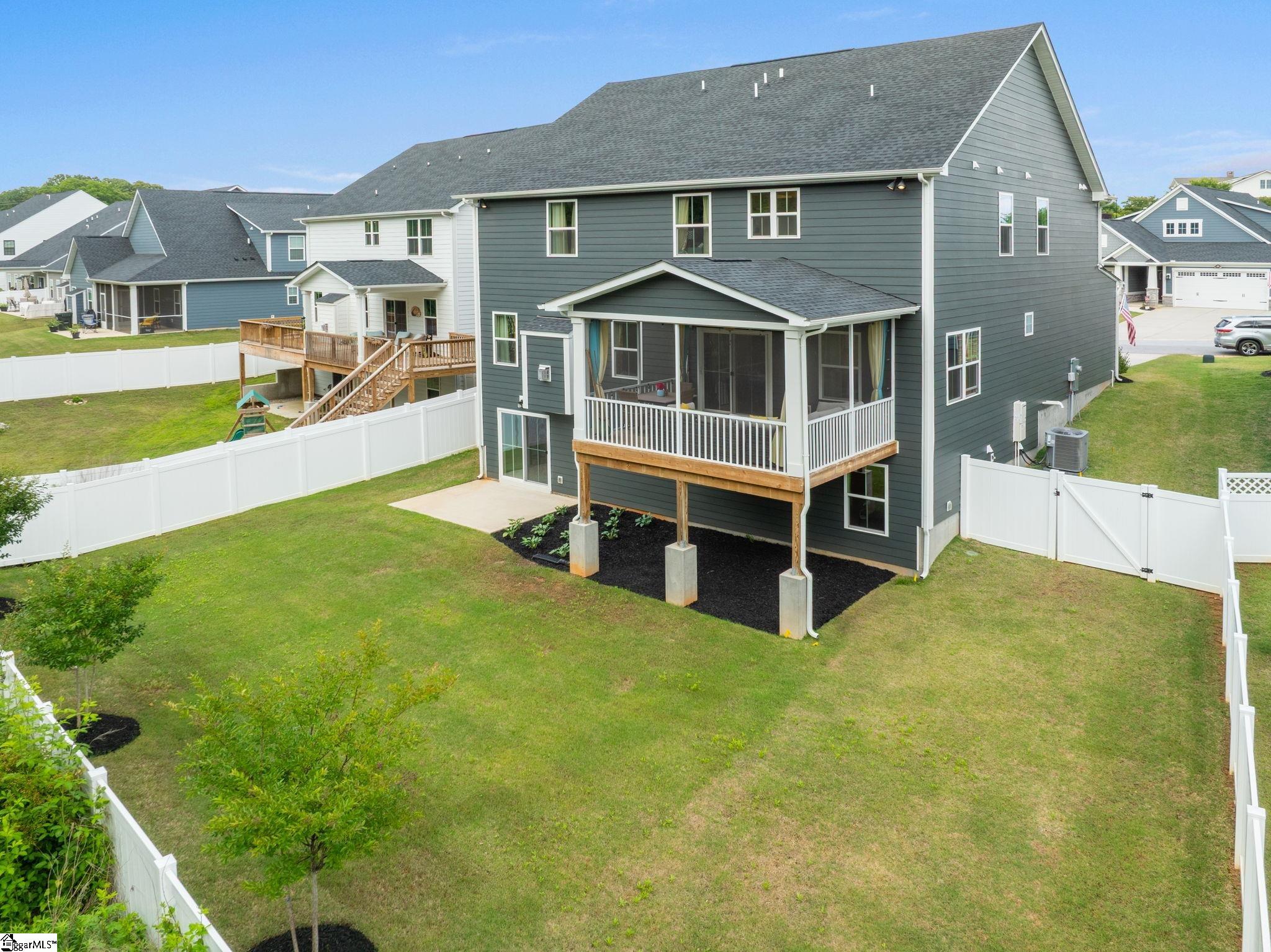425 Oswego Court Property Photo 43