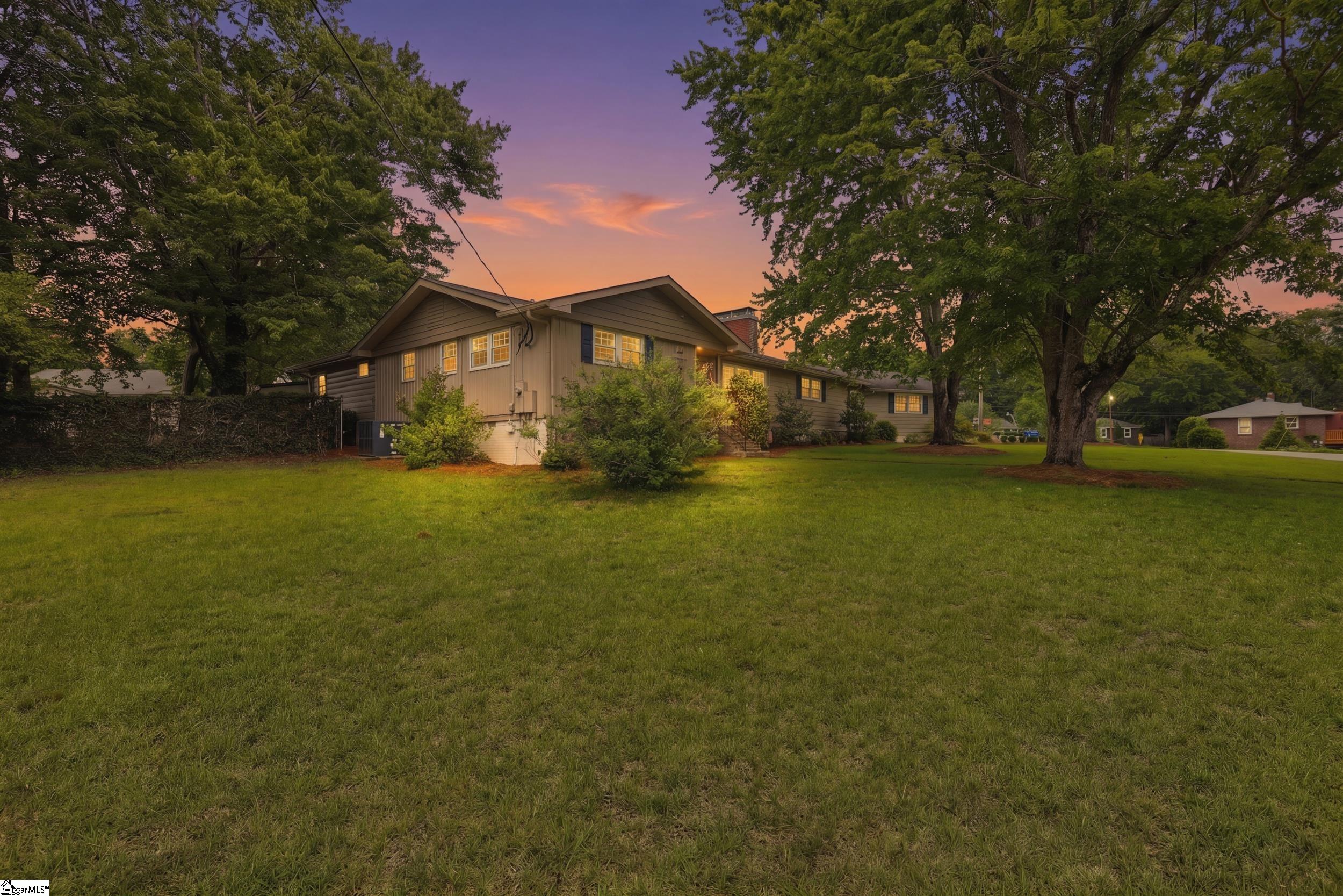 17 Inglewood Drive Property Photo 2
