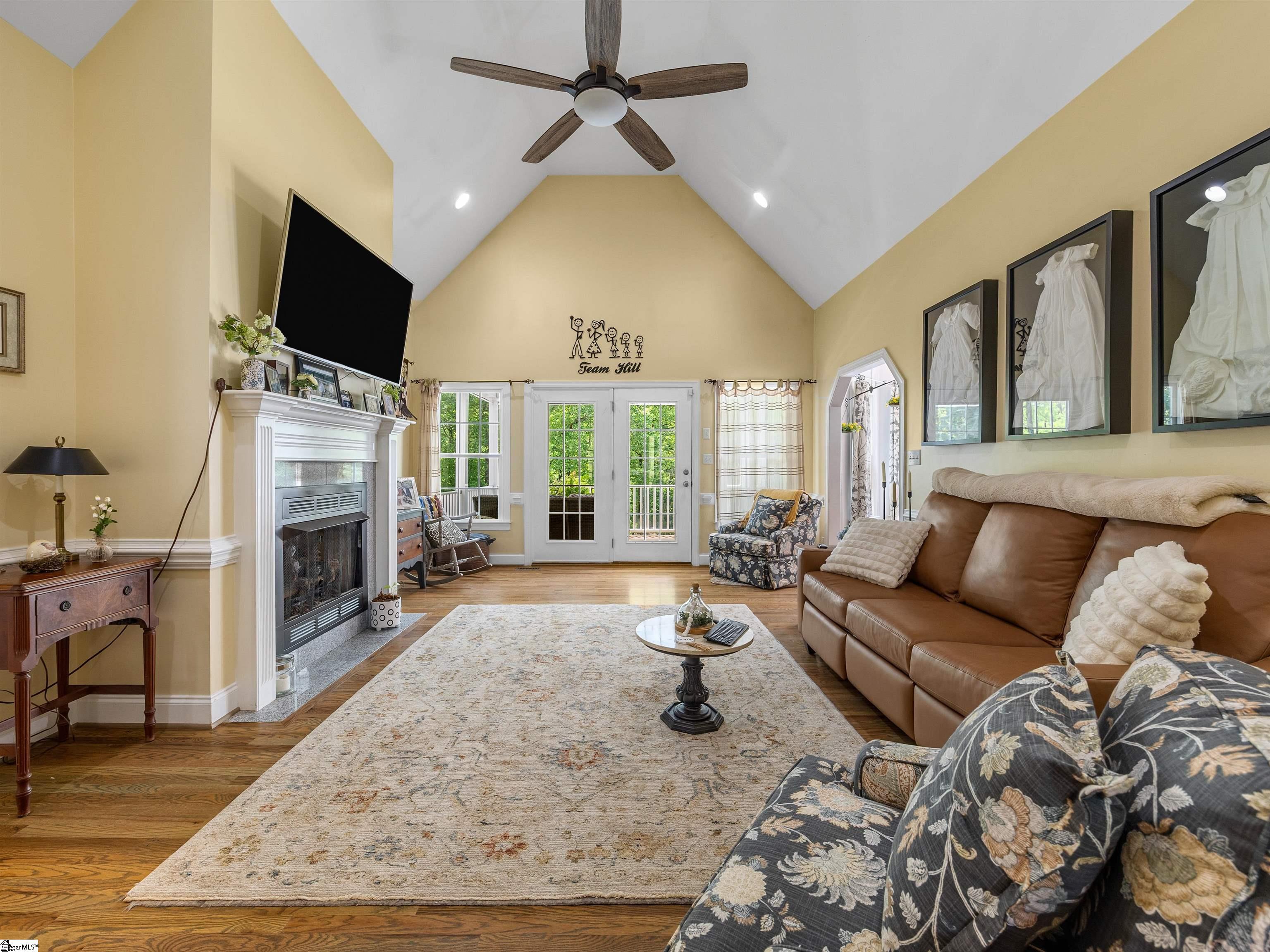 379 Shallowford Drive Property Photo 6