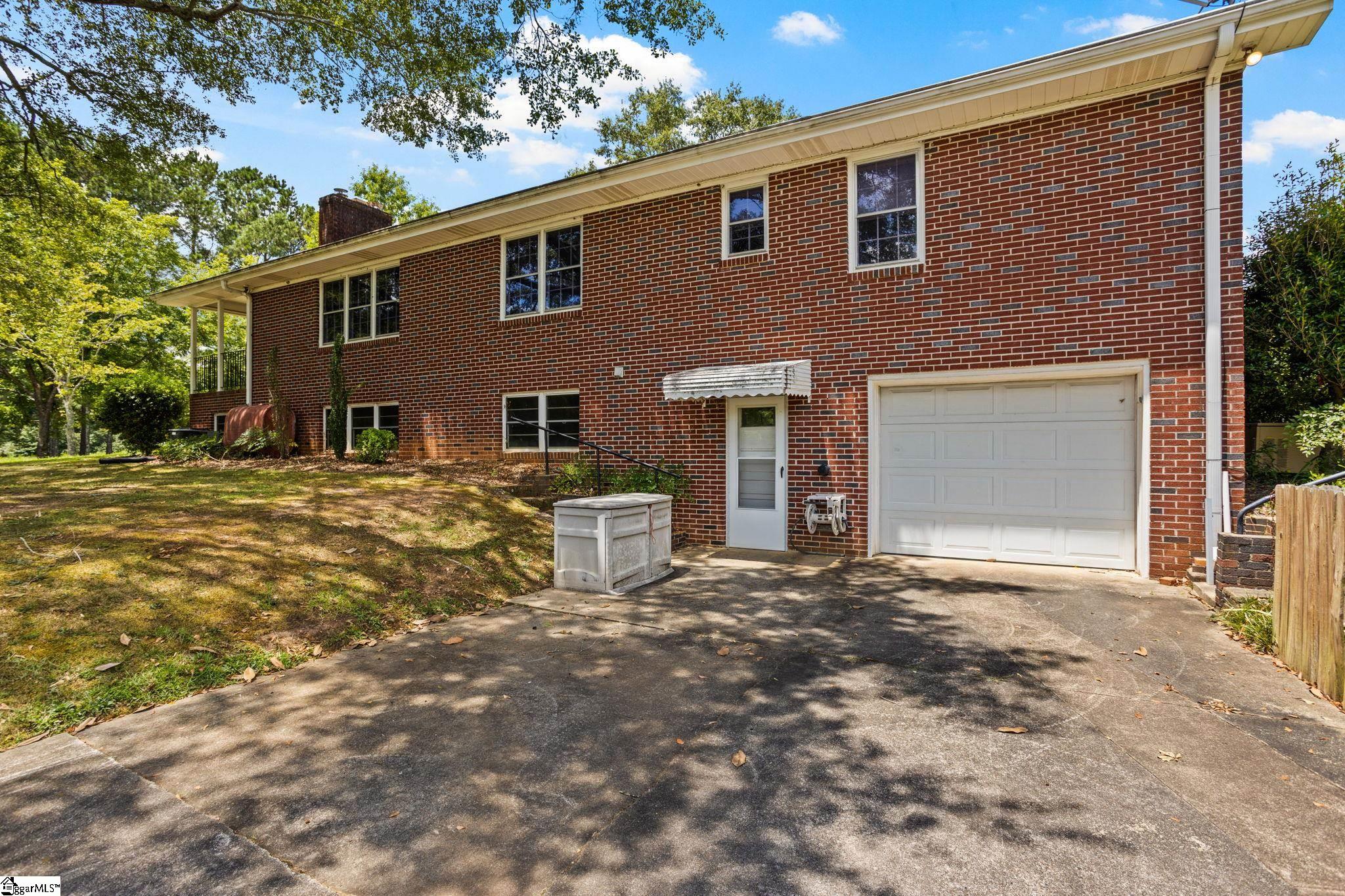 350 Sandy Springs Road Property Photo 2
