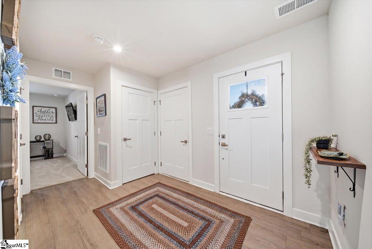 2435 Merrill Way Property Photo 5