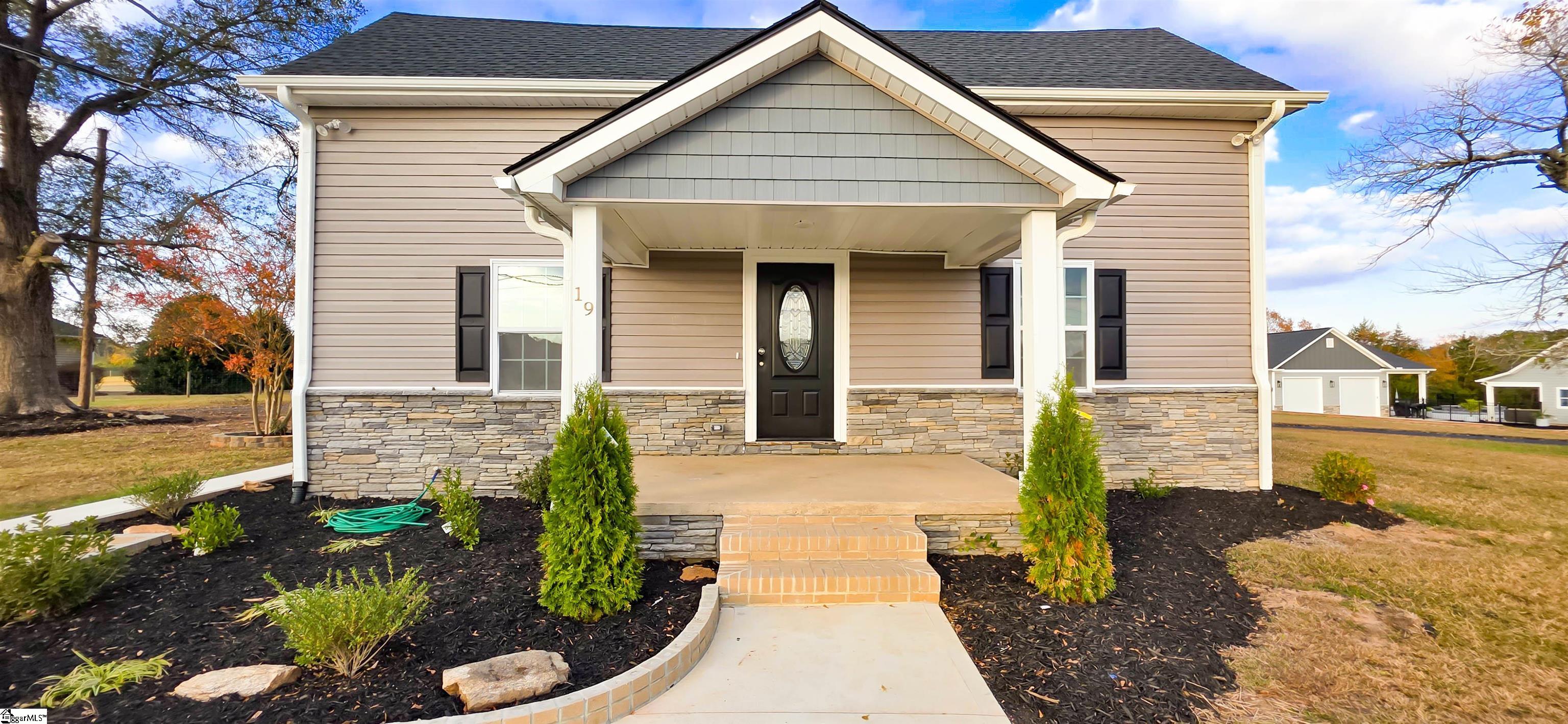 19 Holcombe Road Property Photo 2