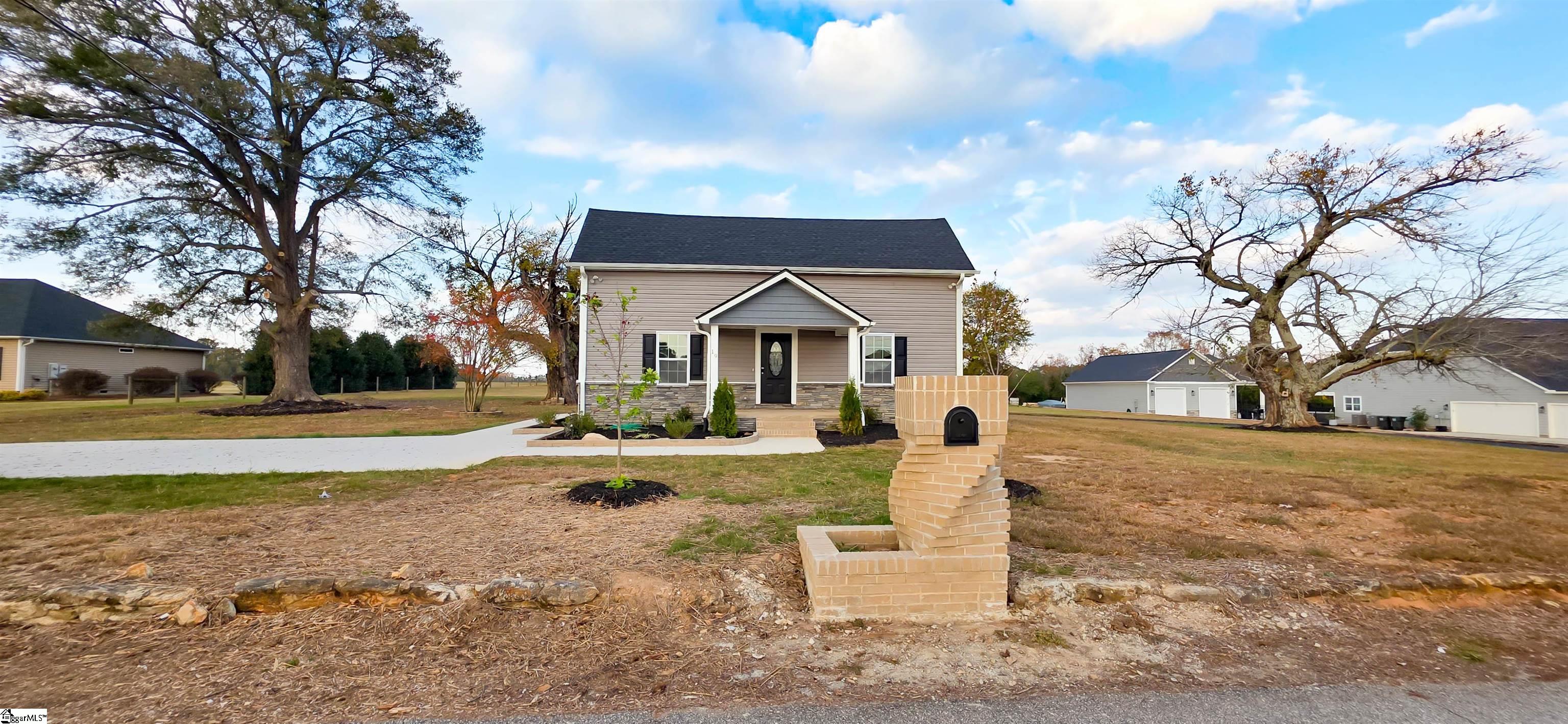 19 Holcombe Road Property Photo 3
