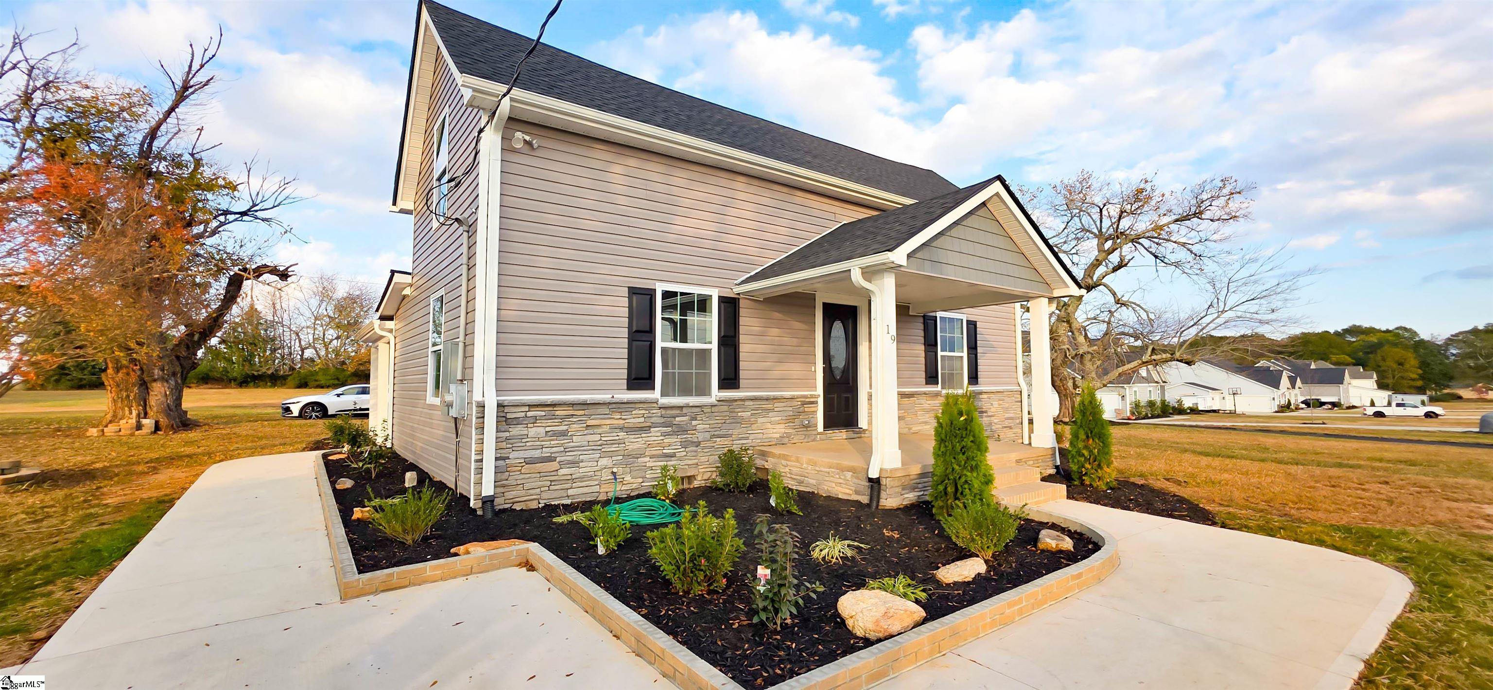 19 Holcombe Road Property Photo 4