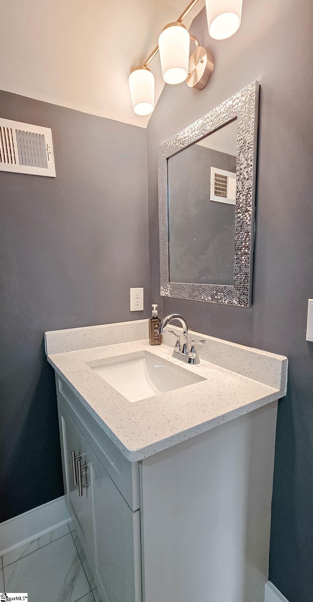 19 Holcombe Road Property Photo 31