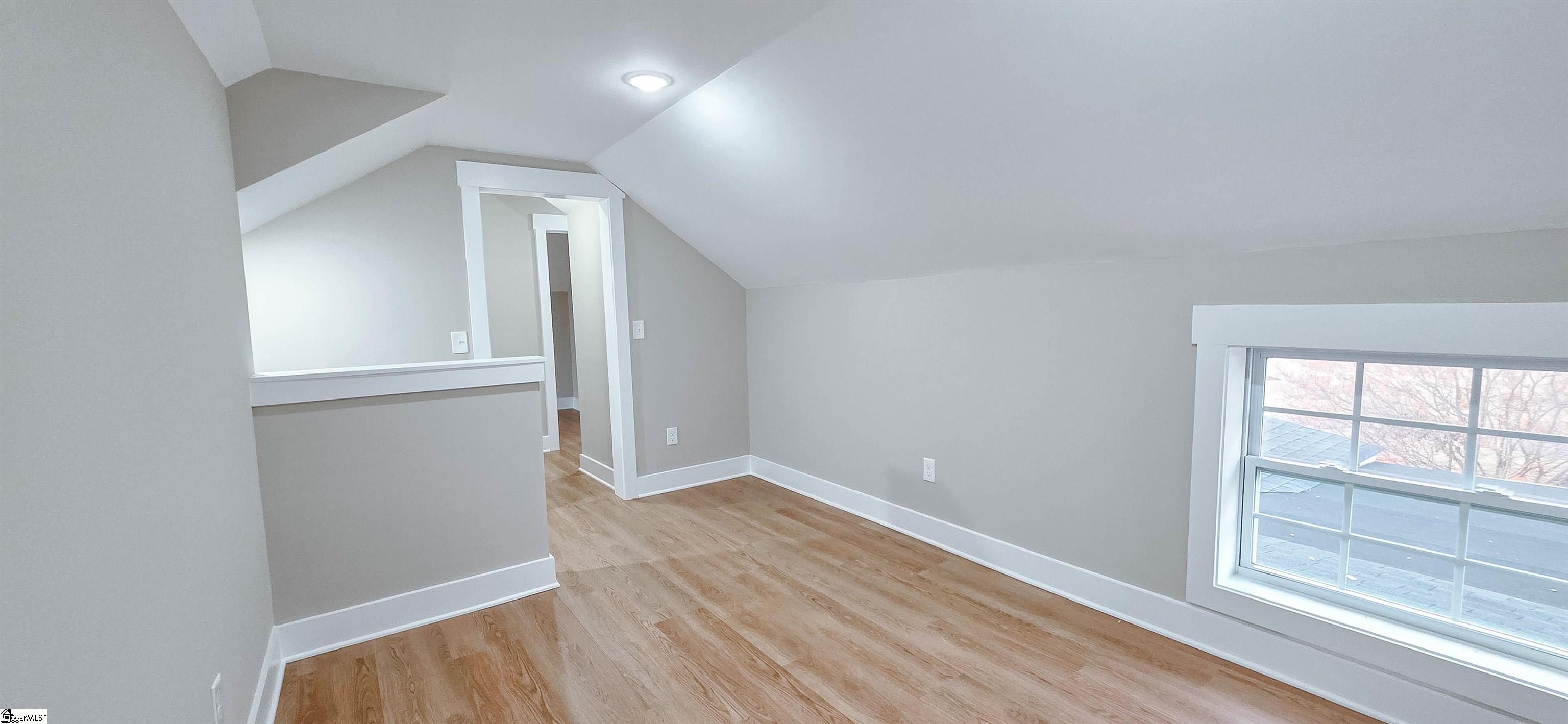 19 Holcombe Road Property Photo 33
