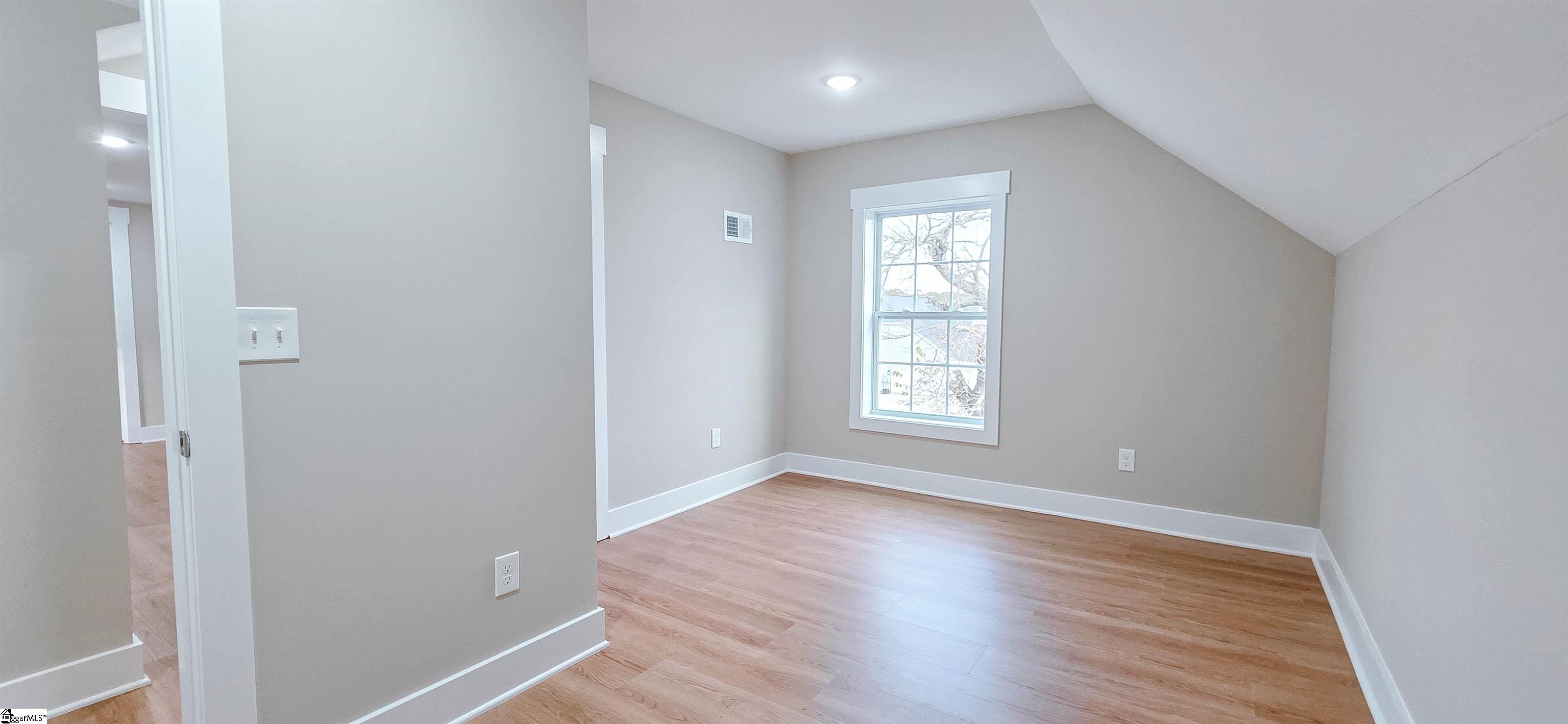 19 Holcombe Road Property Photo 35