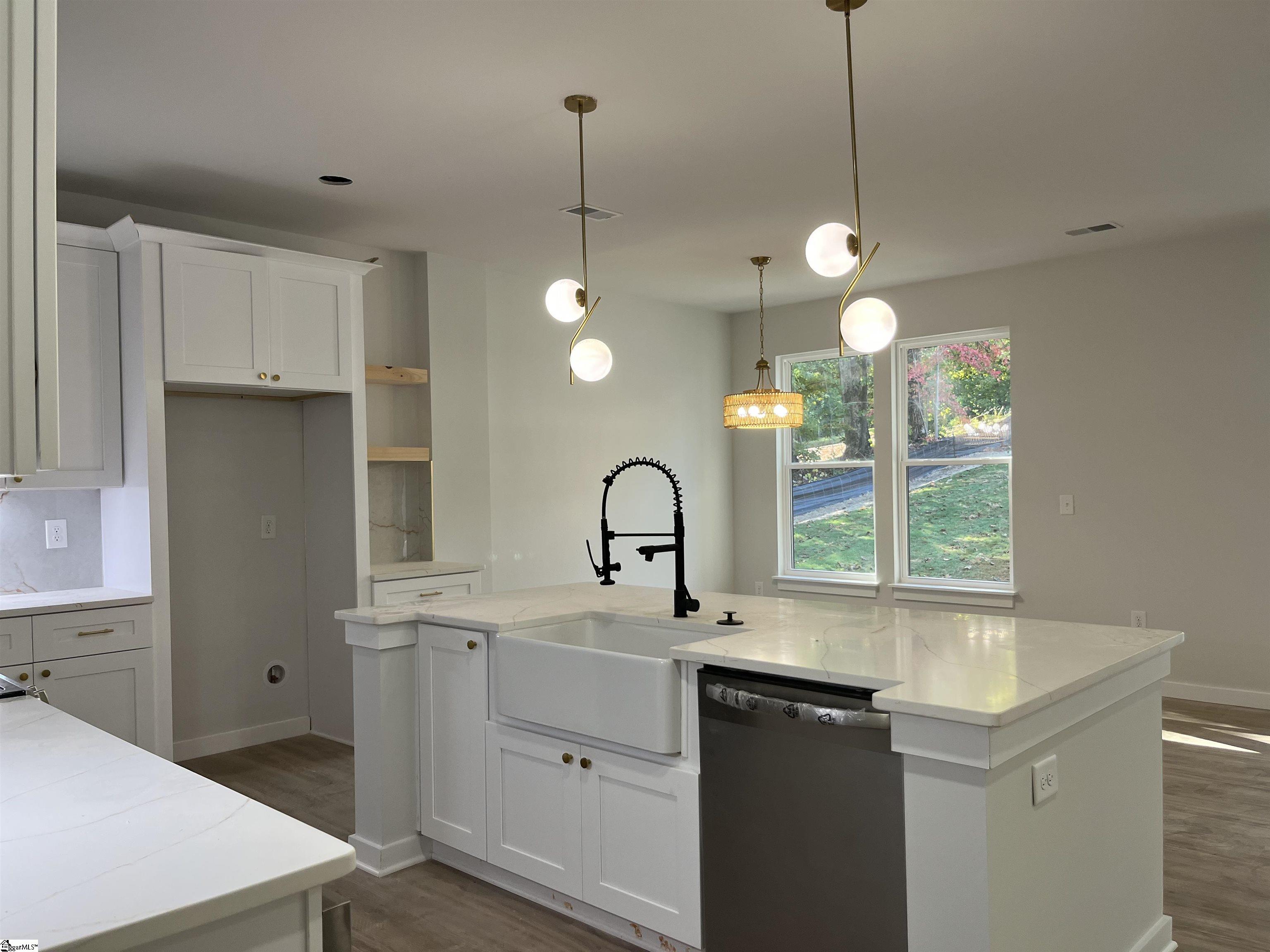 142 Boxwood Lane Property Photo 4