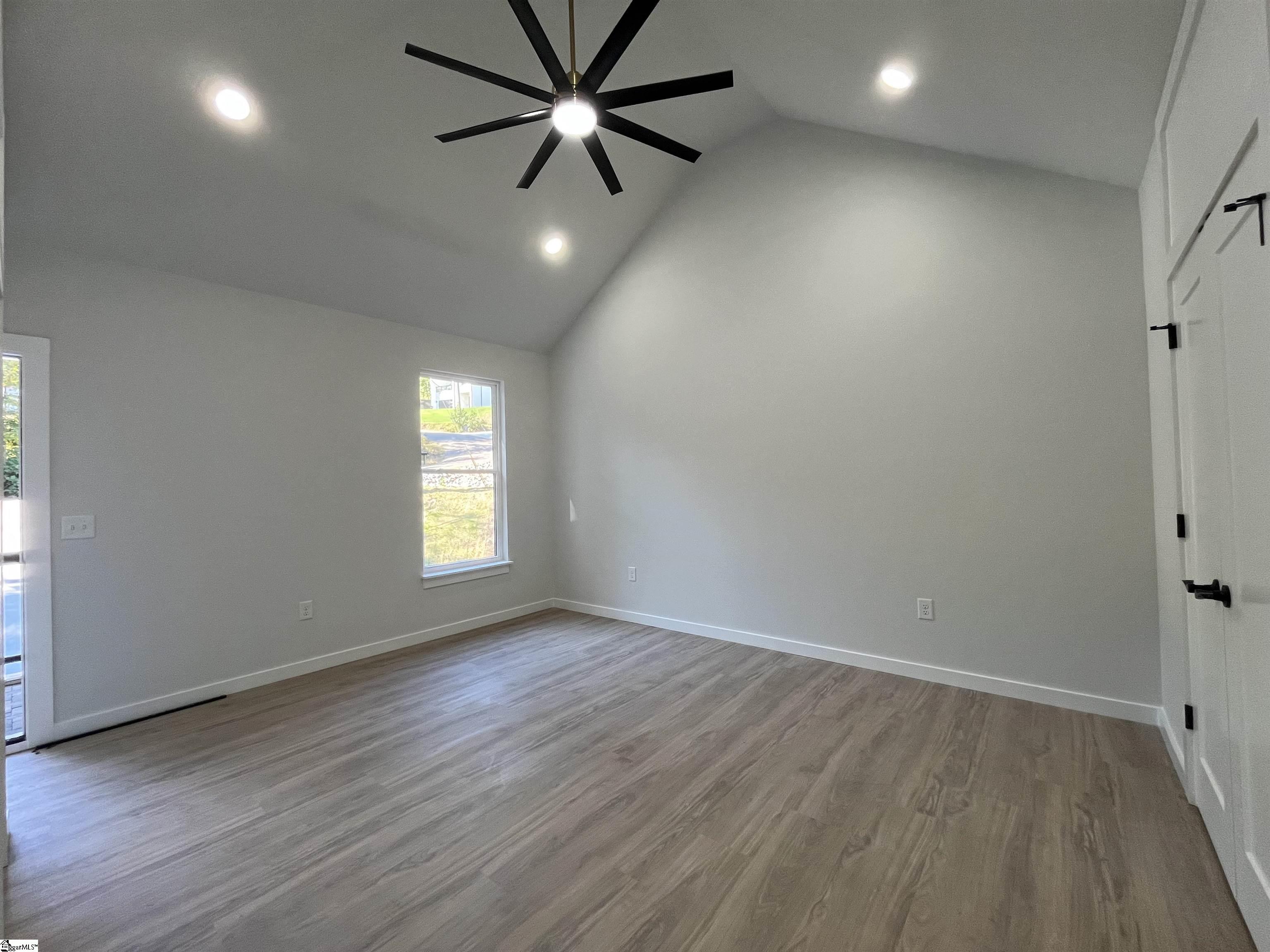 142 Boxwood Lane Property Photo 18