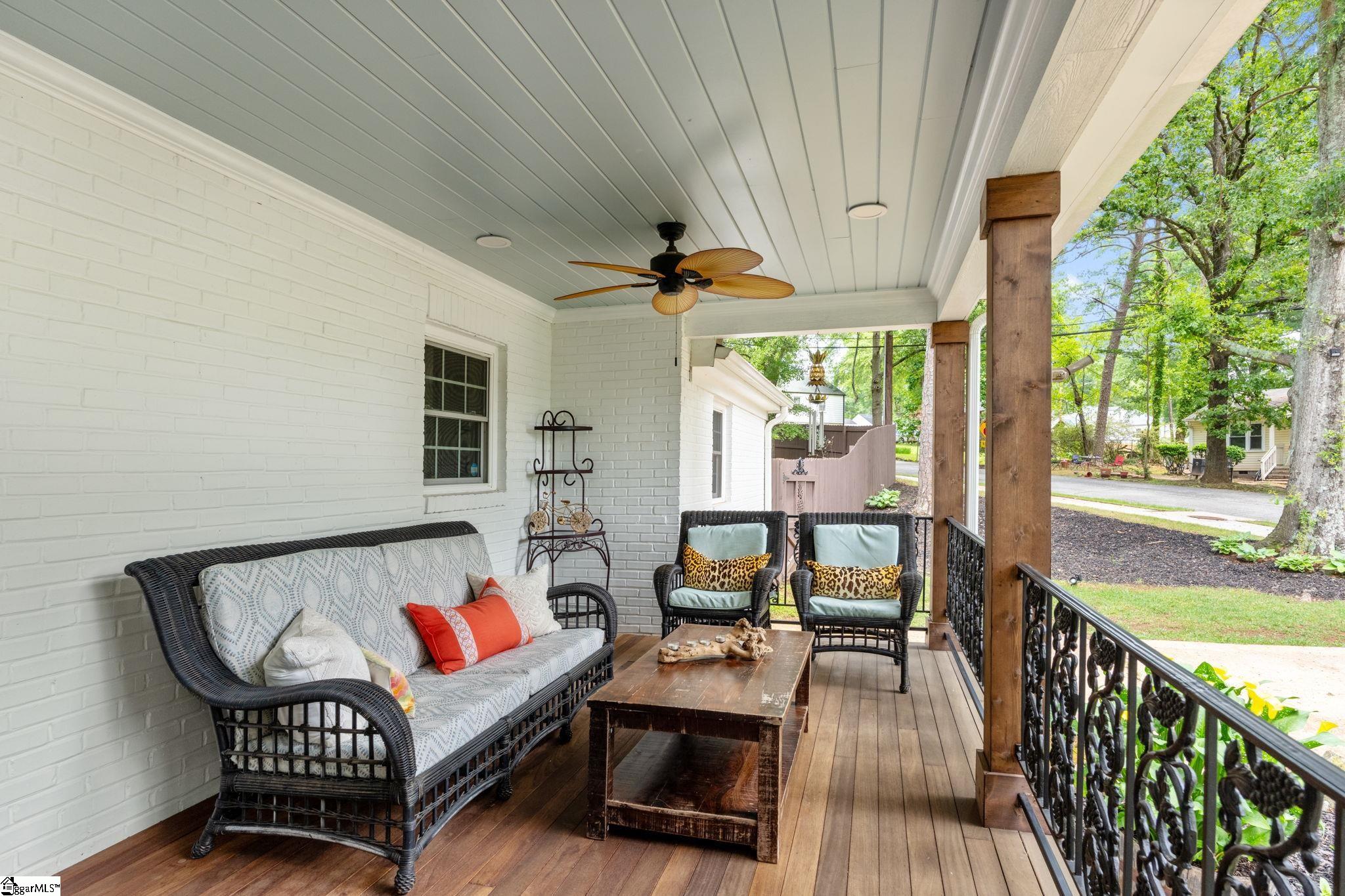 2 Prancer Avenue Property Photo 4