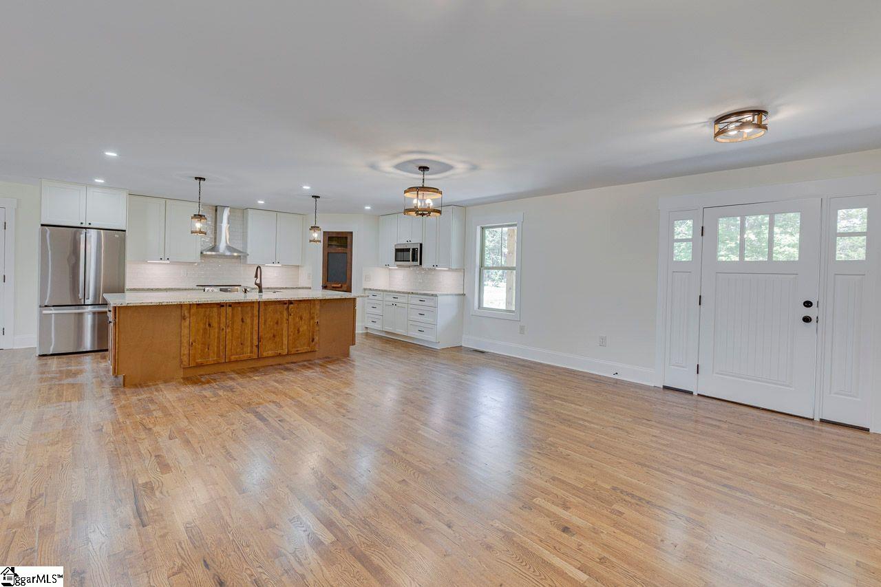 1041 Motlow School Road Property Photo 4