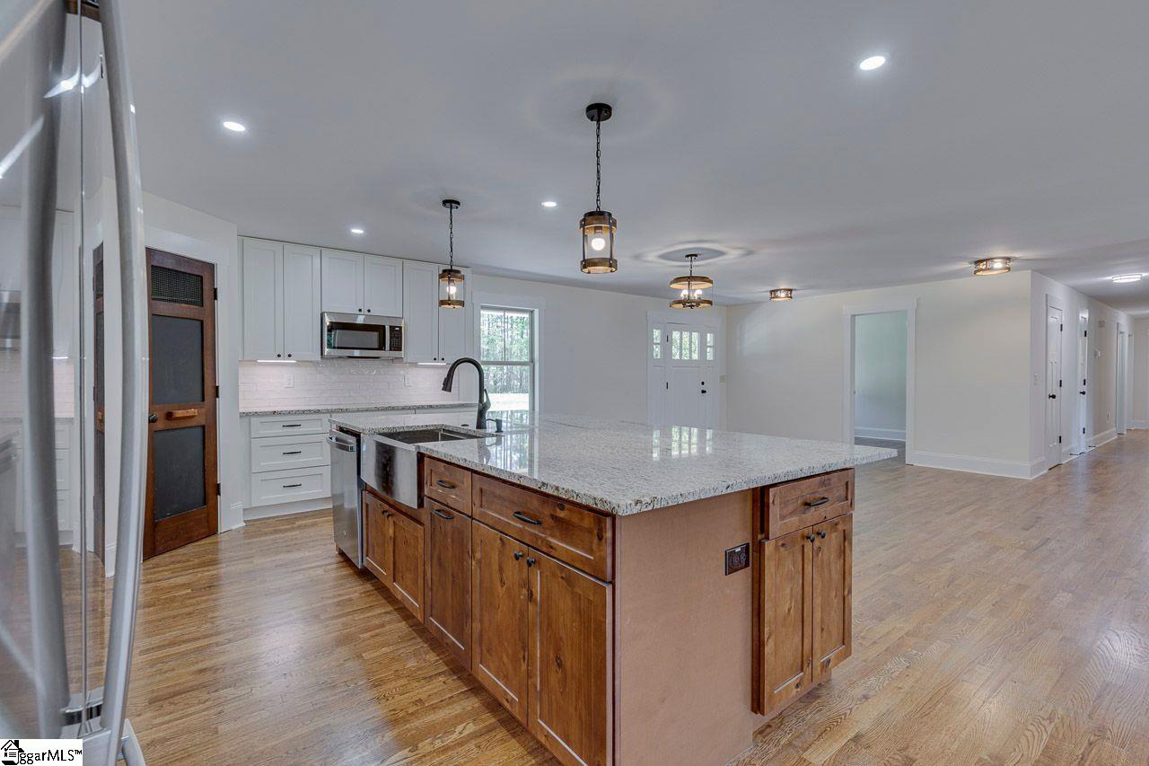 1041 Motlow School Road Property Photo 8