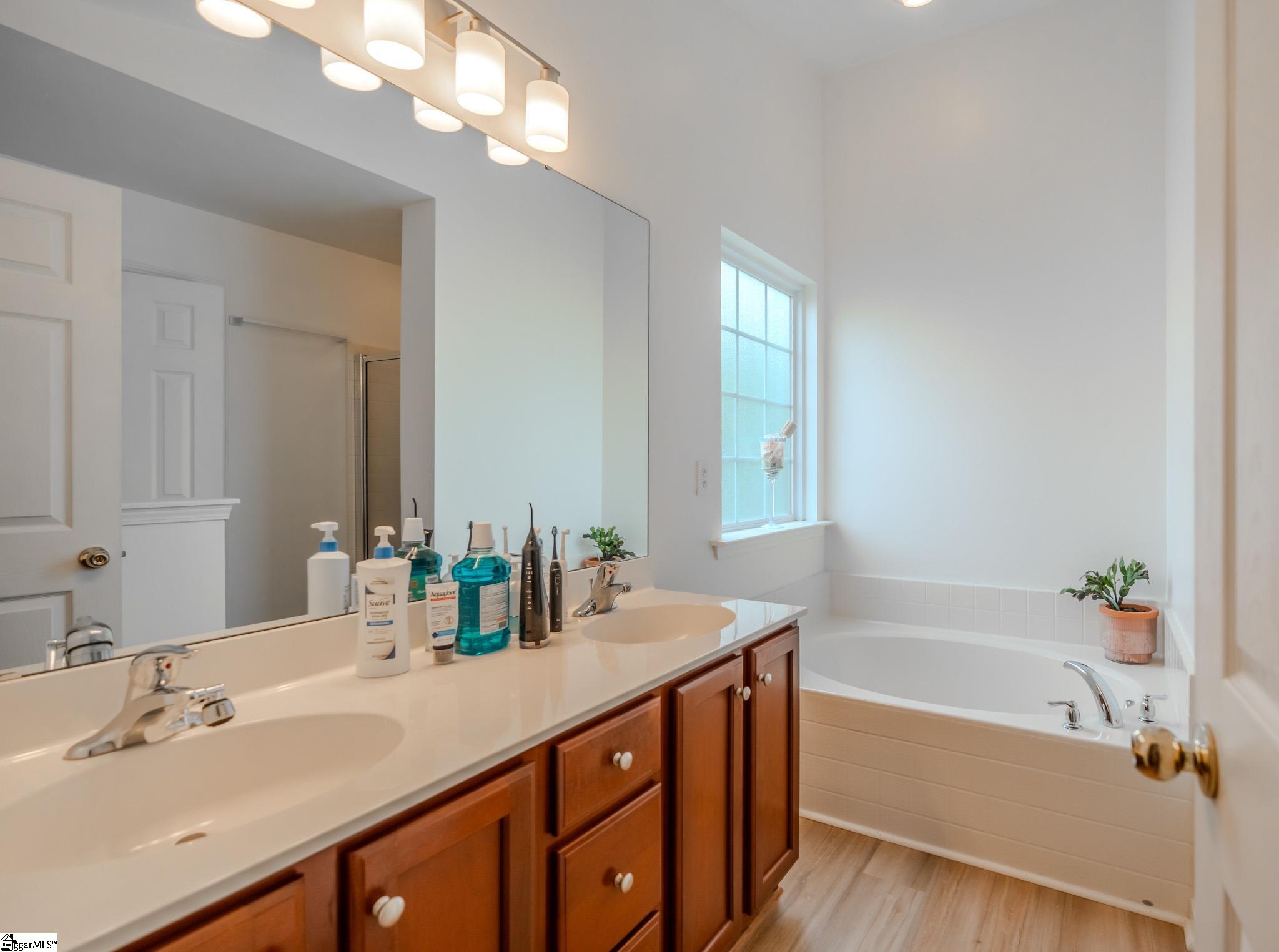 310 Hunslet Way Property Photo 21