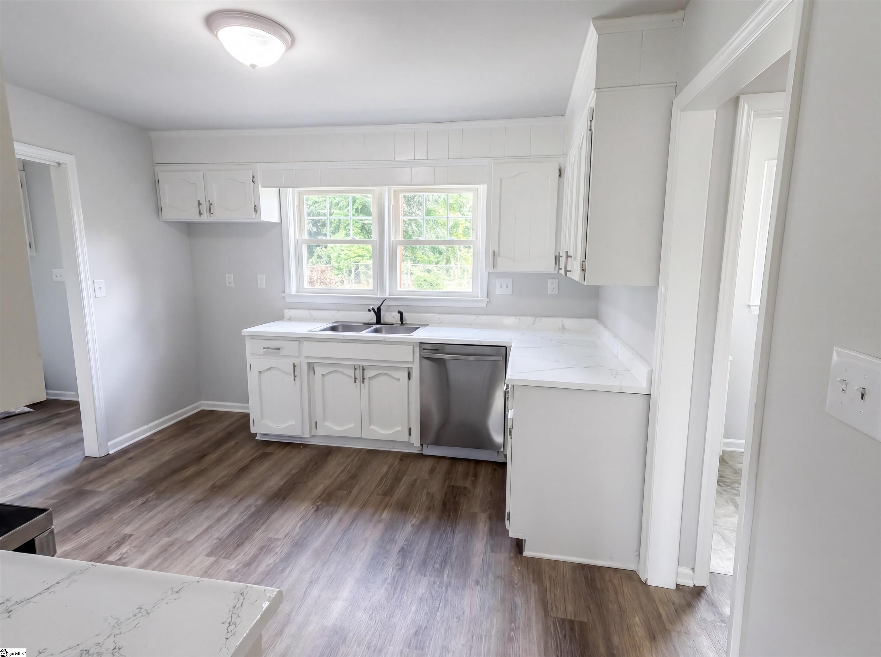 4 Willowood Drive Property Photo 2