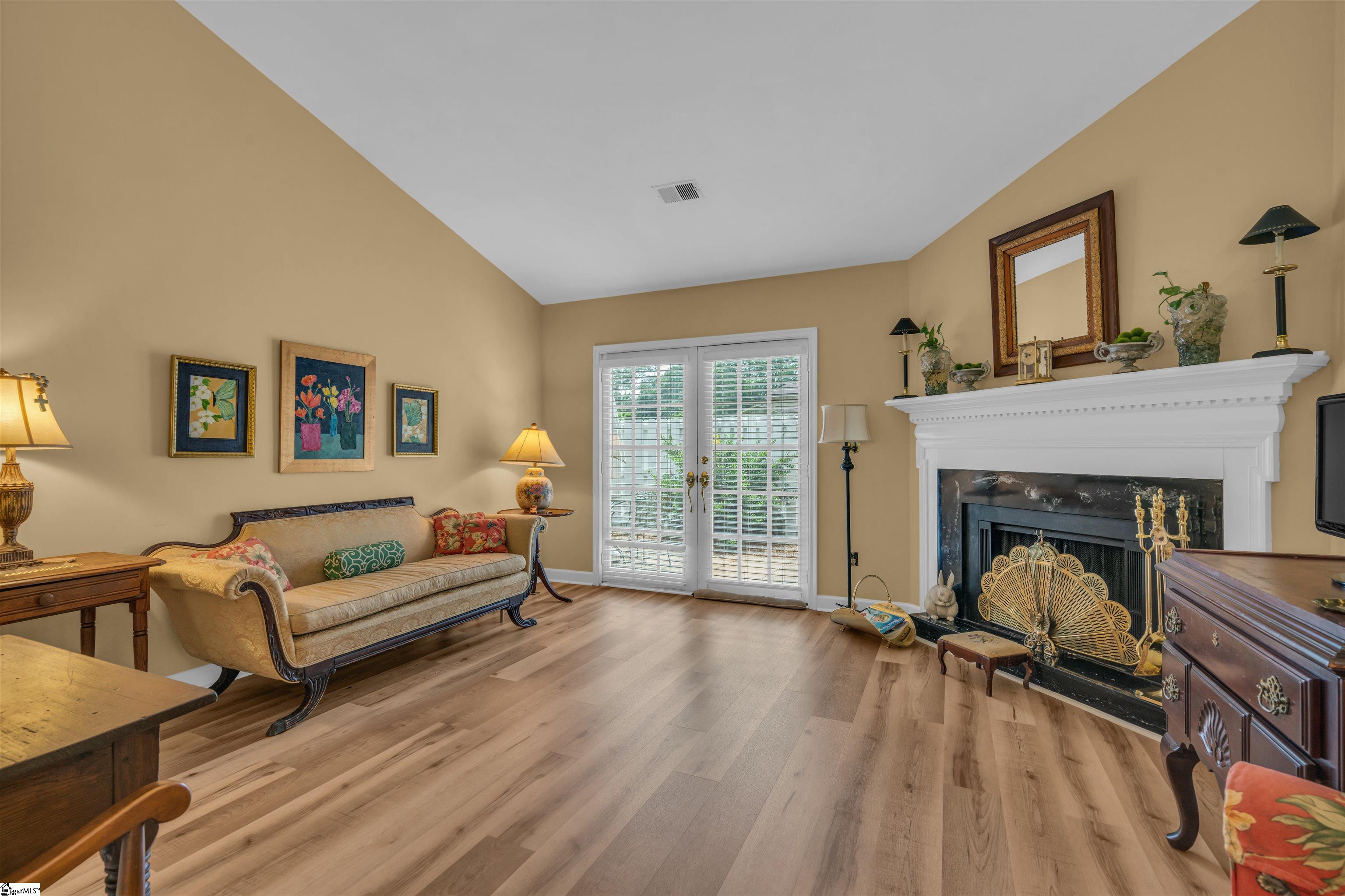 184 Buckstone Lane Property Photo 10