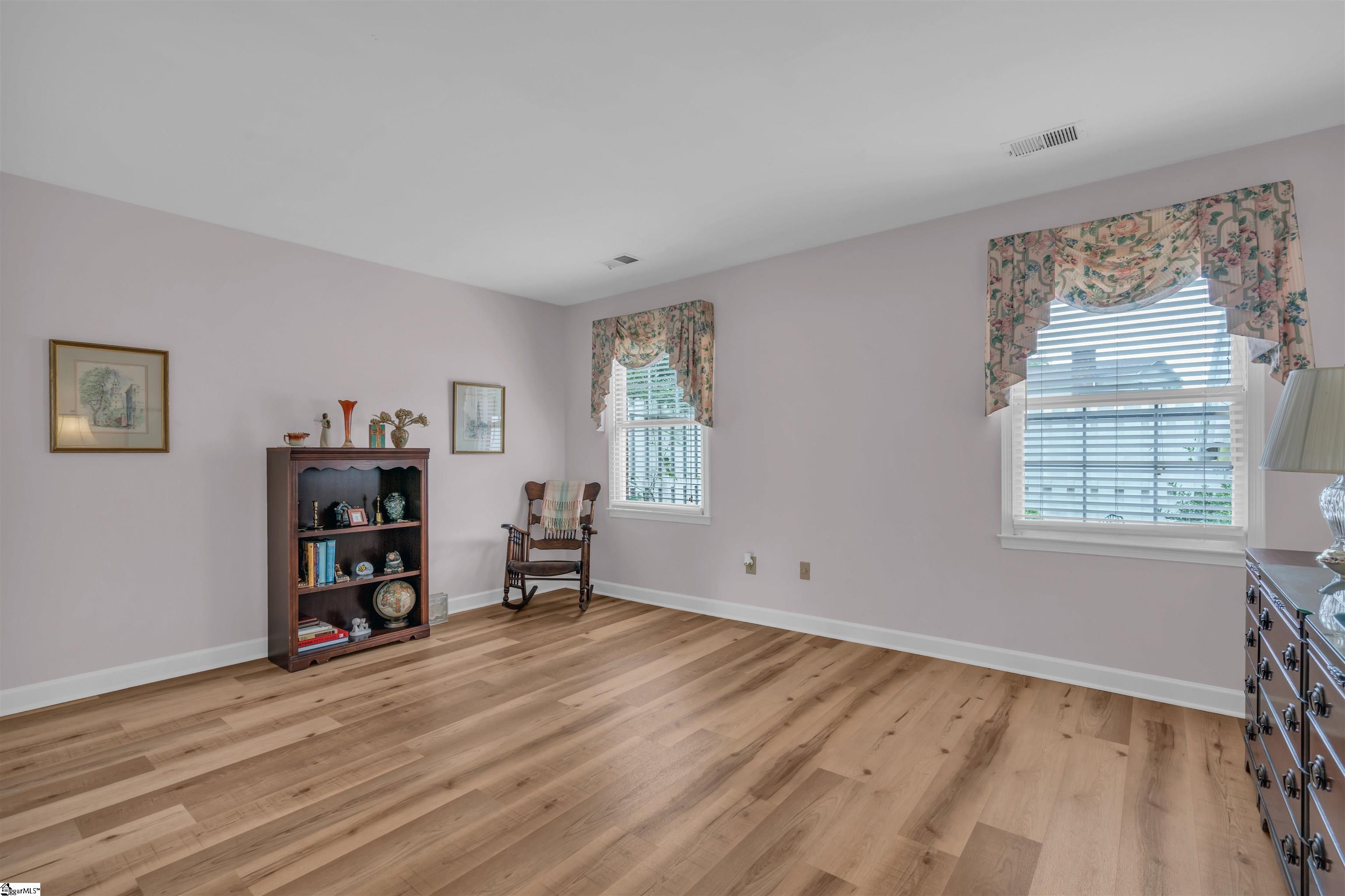 184 Buckstone Lane Property Photo 14