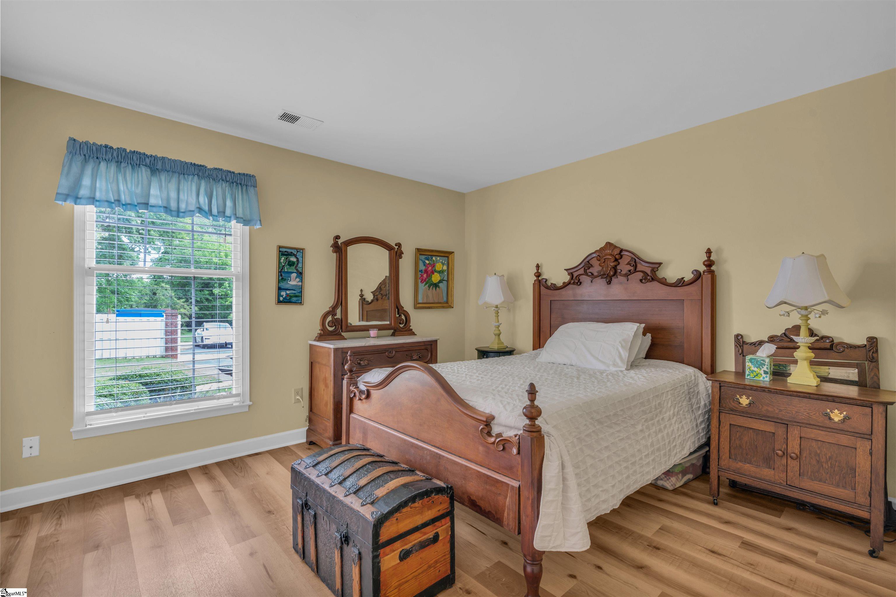 184 Buckstone Lane Property Photo 17