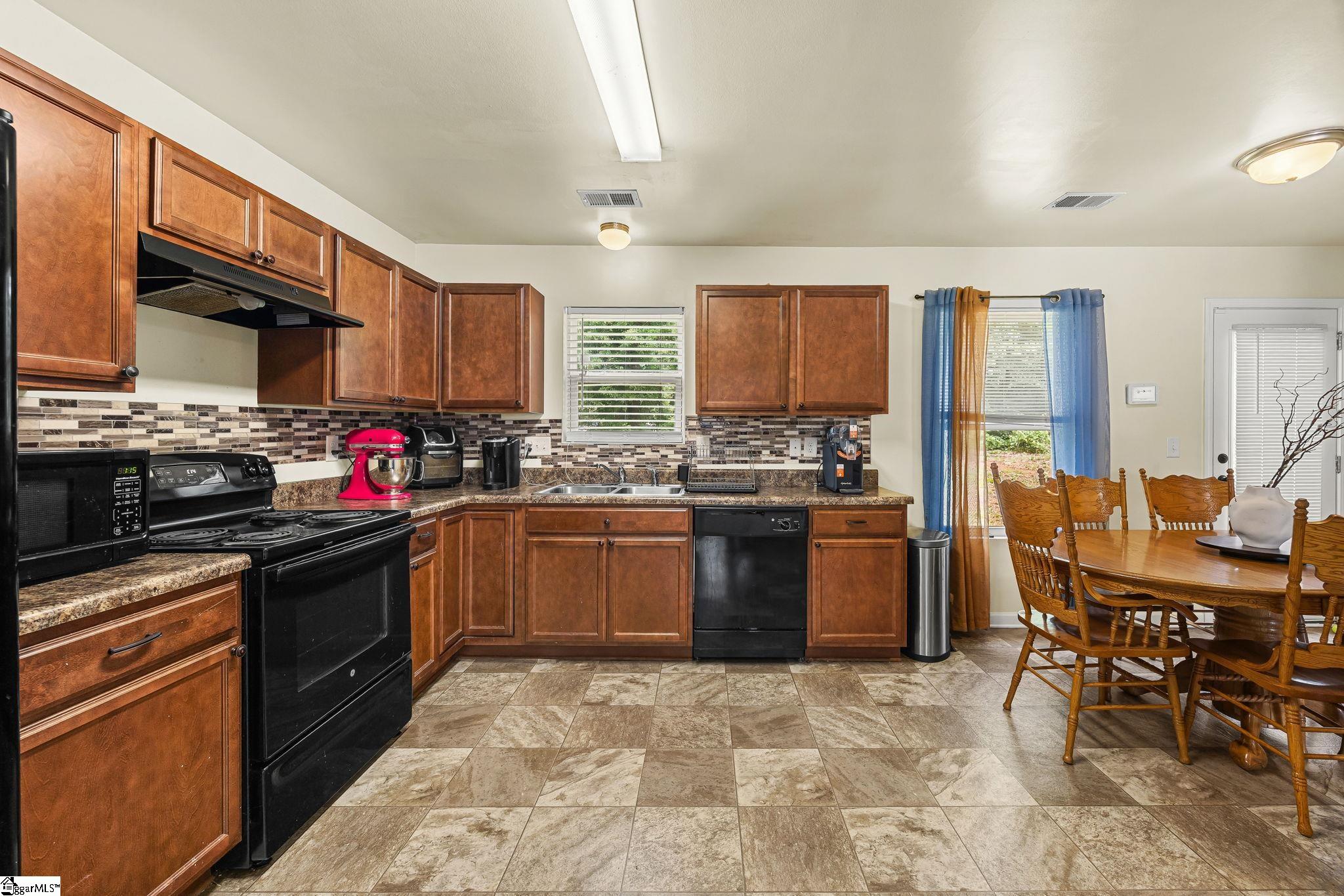 337 Cedar Ridge Property Photo 7