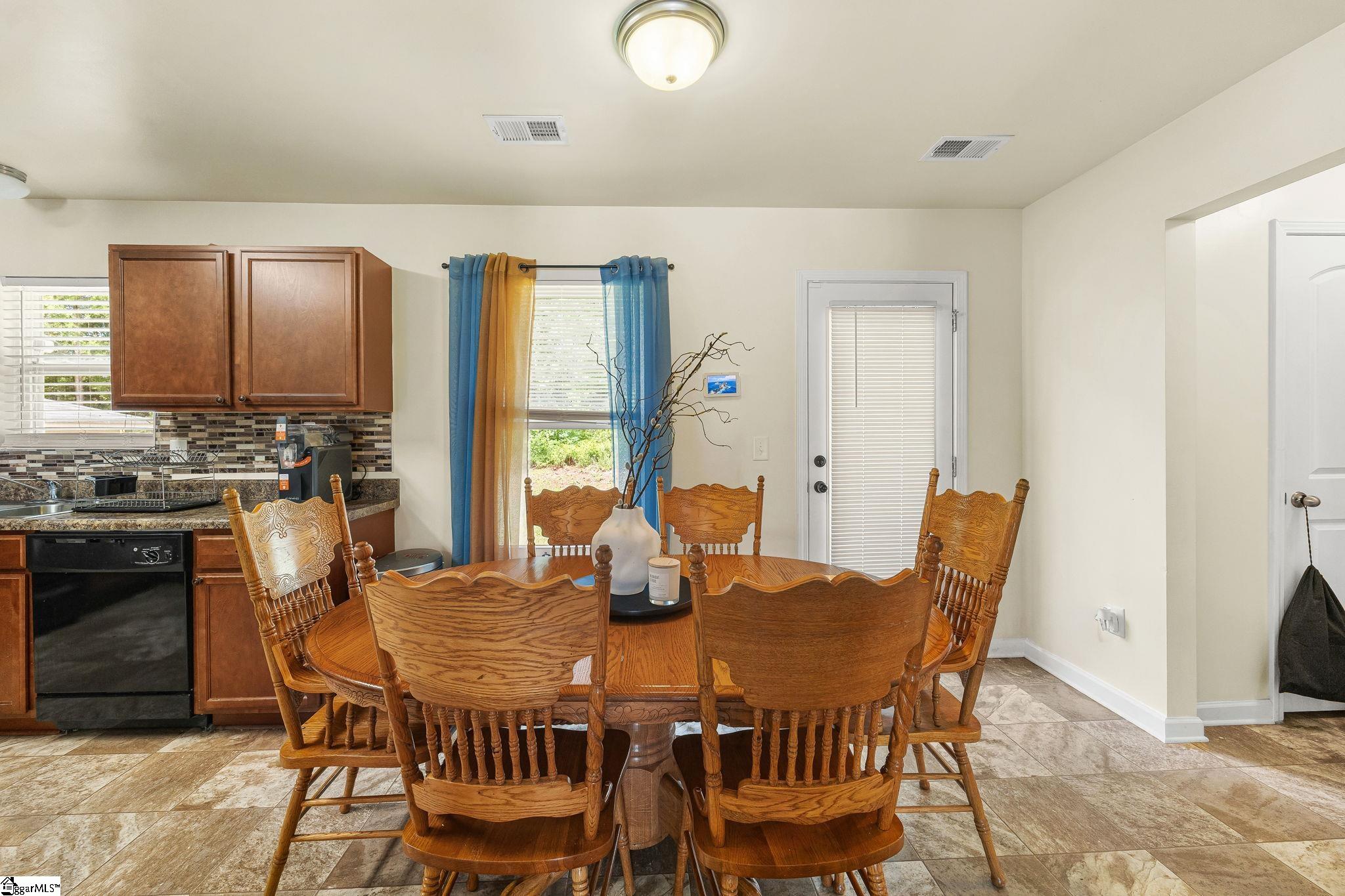 337 Cedar Ridge Property Photo 8