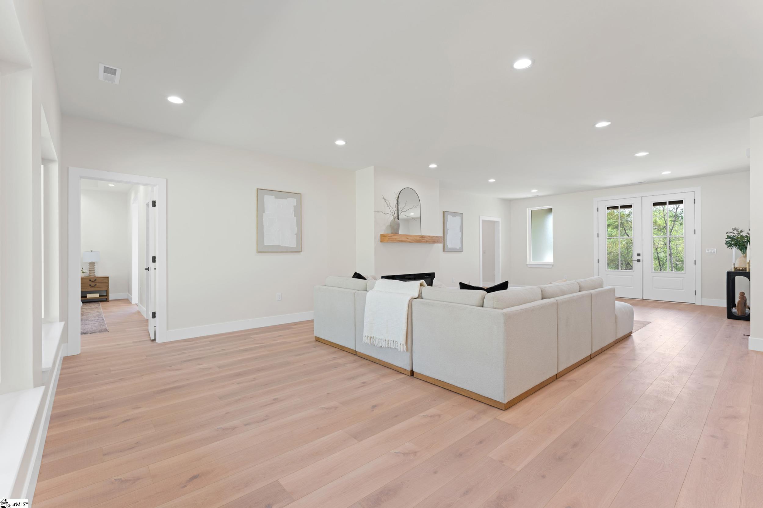 651 Narrow Circle Property Photo 8