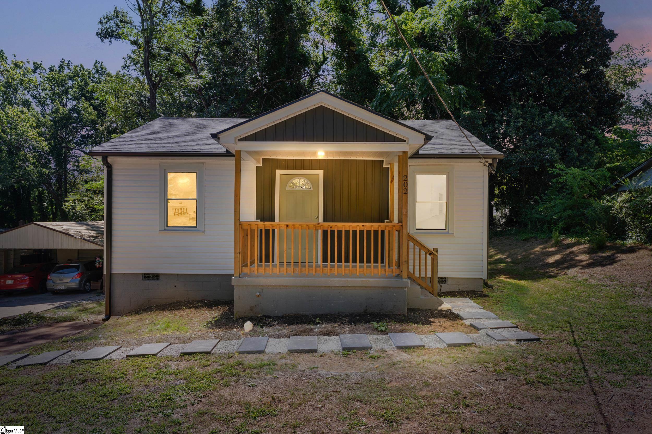 202 Loop Street Property Photo 2
