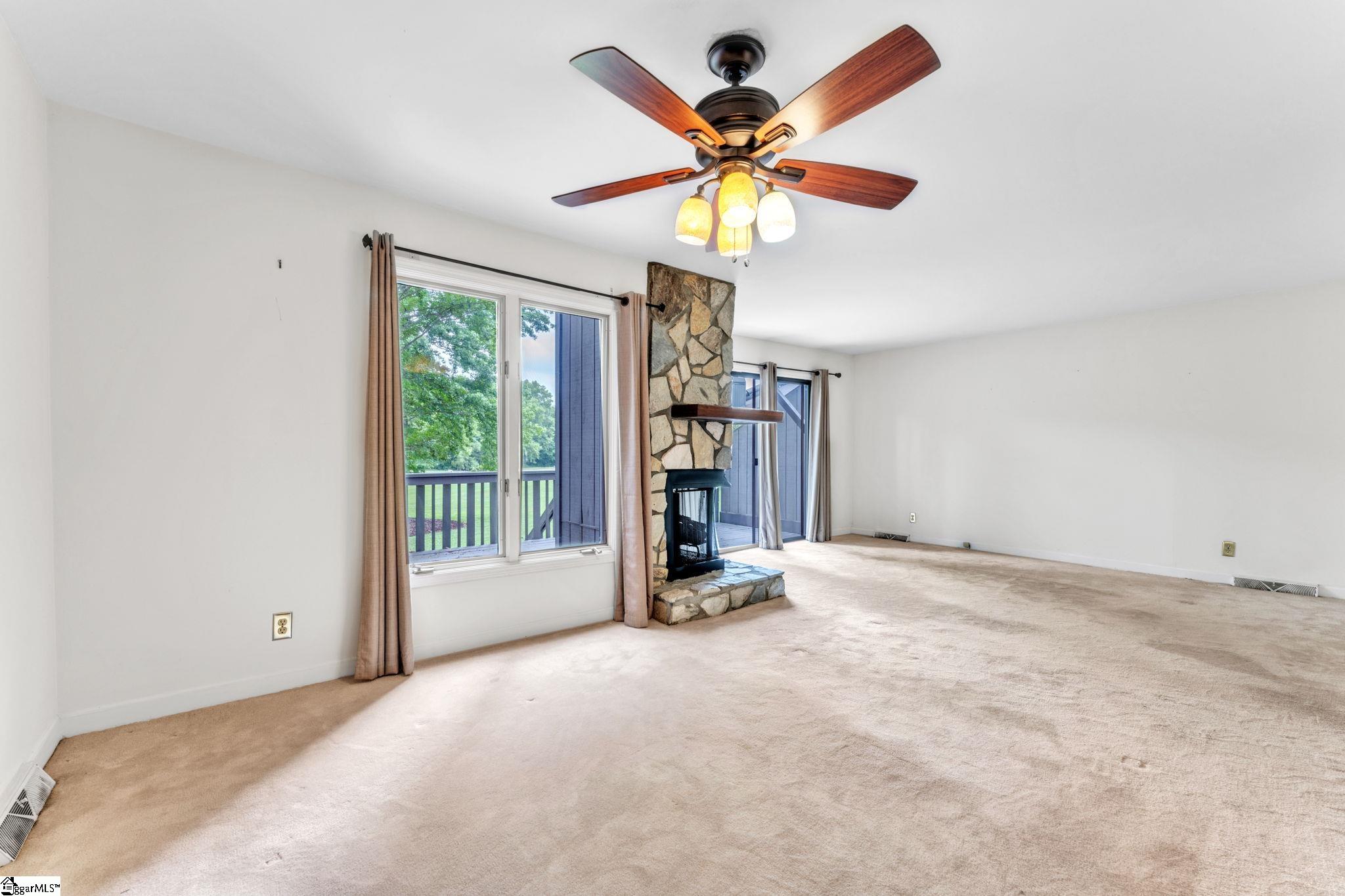 8 Graystone Way Property Photo 4