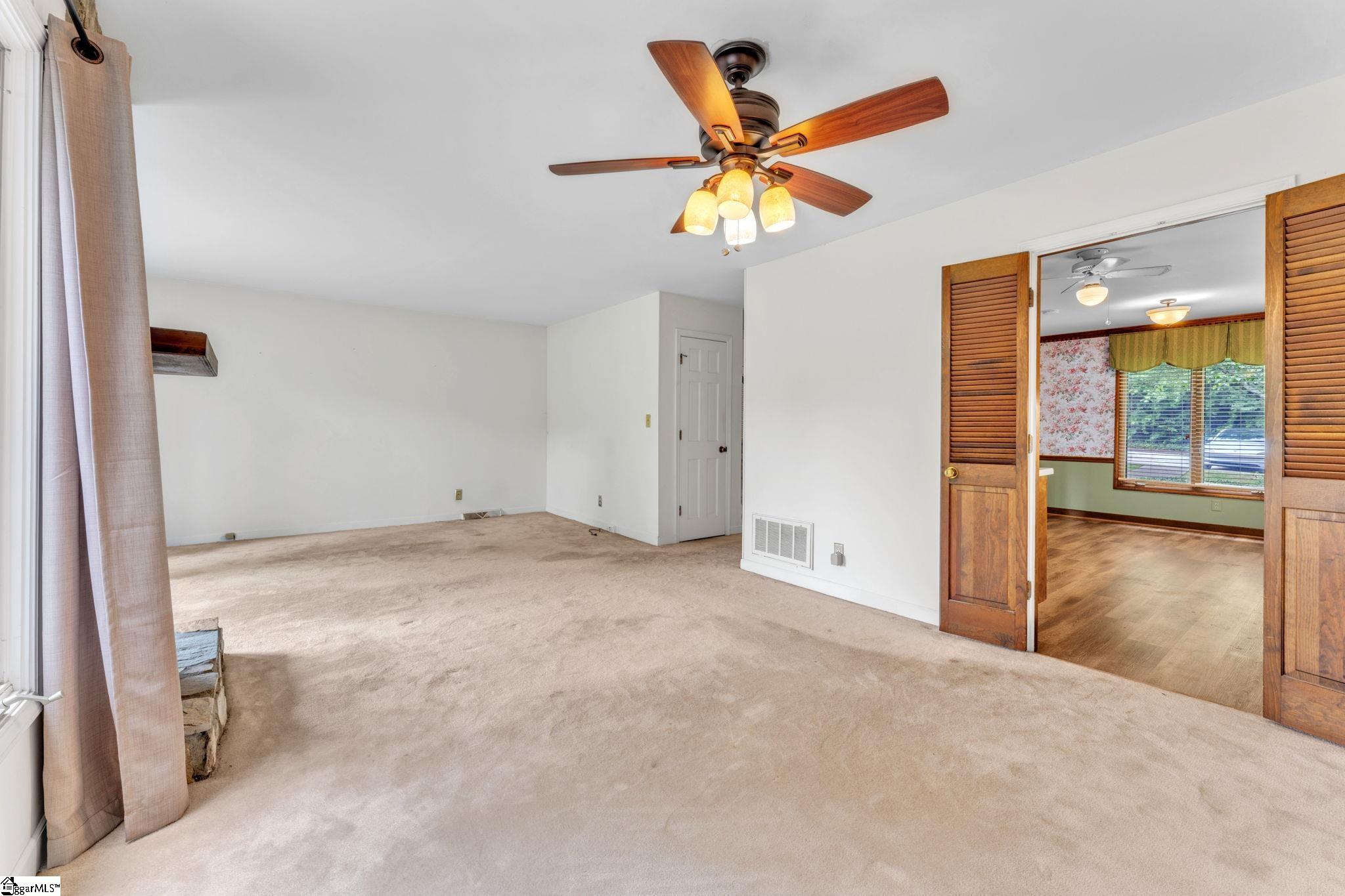 8 Graystone Way Property Photo 7